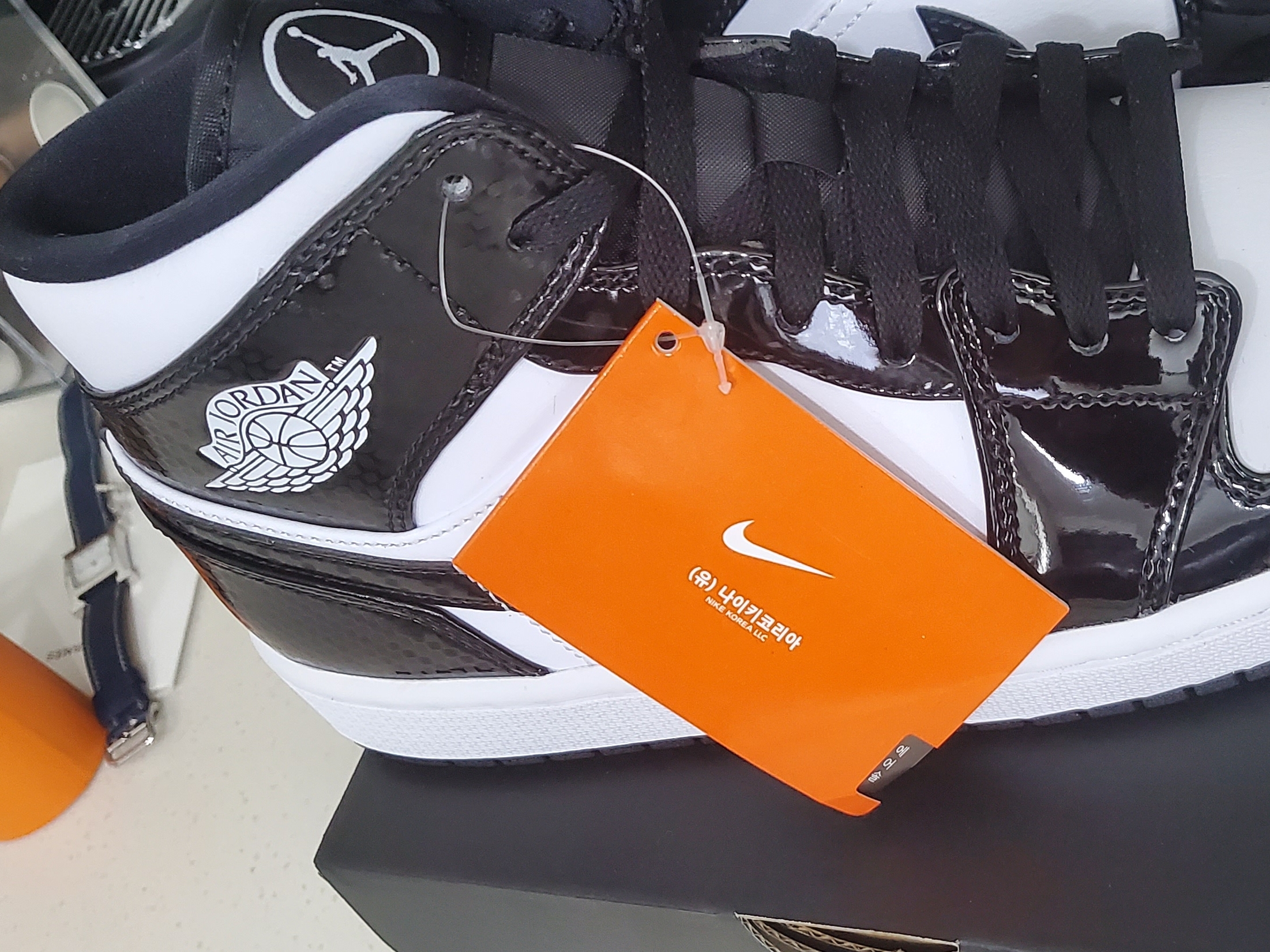 Jordan 1 Mid SE ASW Black 착용 스타일 - 2