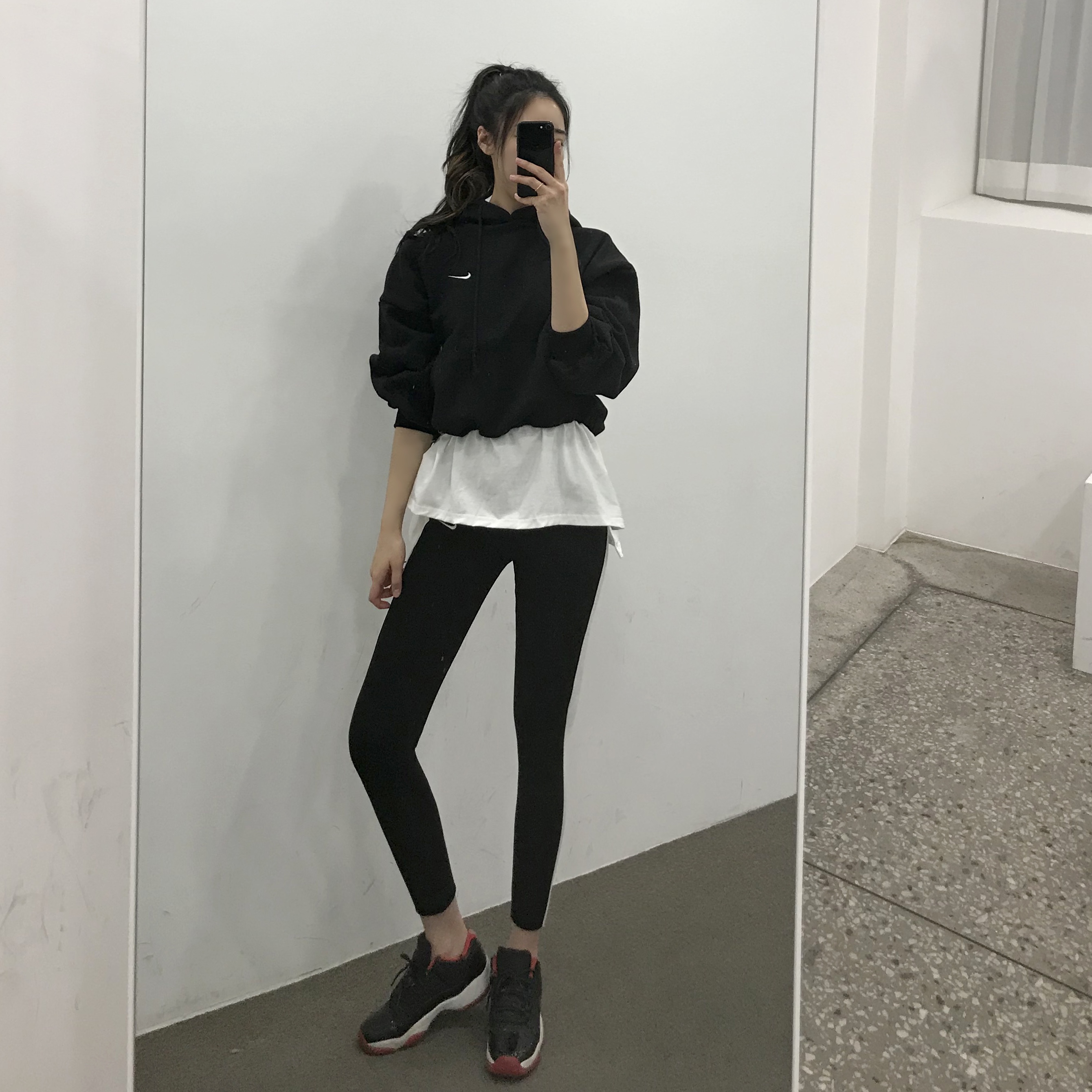 Jordan 11 Retro Low Bred 착용 스타일 - 3