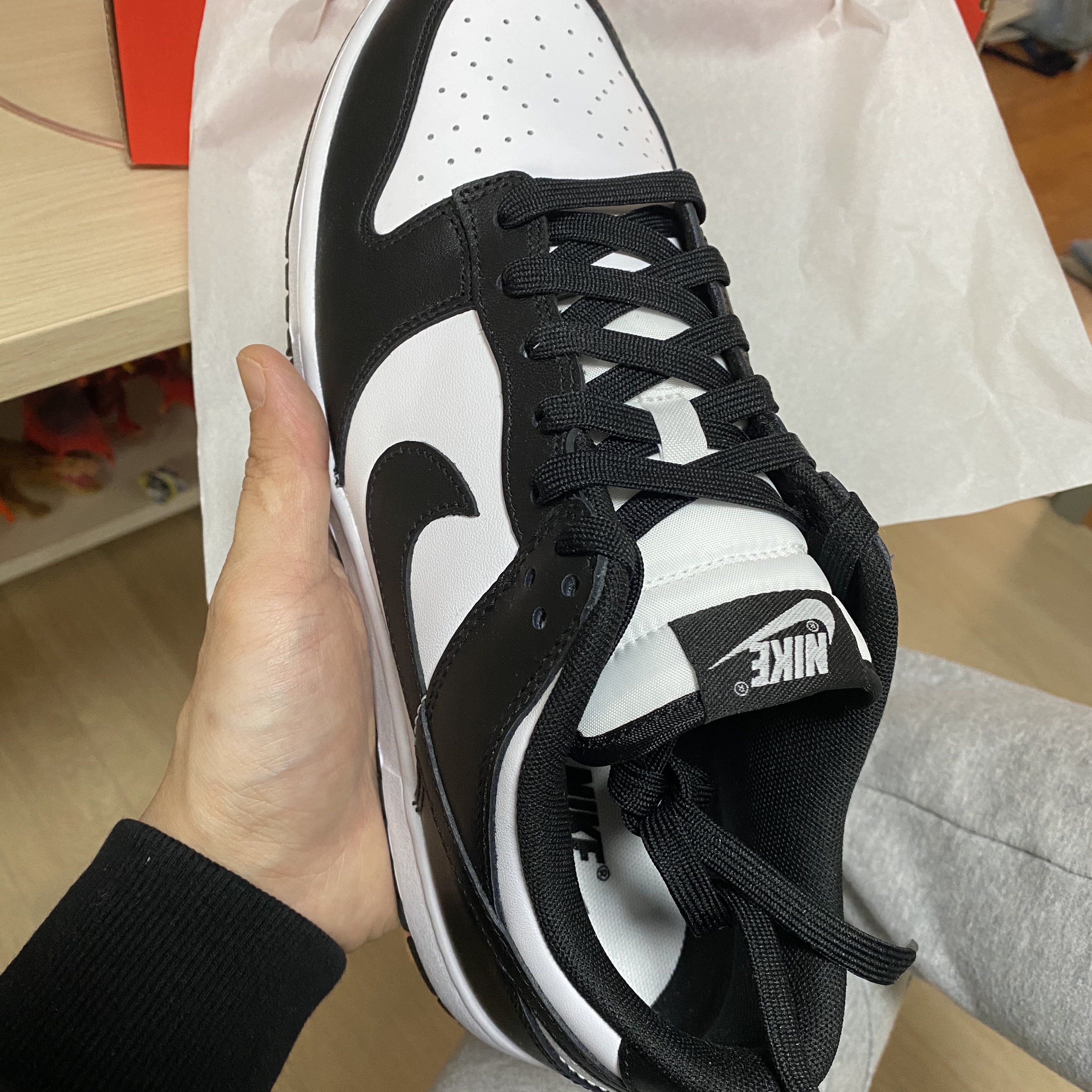 Nike Dunk Low Pro Premium Medium Curry, Nike Dunk Low Retro Black 착용 스타일 - 2
