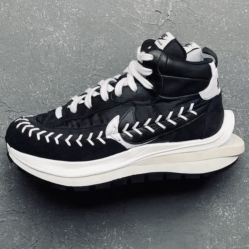 Nike x Sacai VaporWaffle Tour Yellow & Gorge Green Sail, Nike x Sacai VaporWaffle String & Black Villain Red 착용 스타일