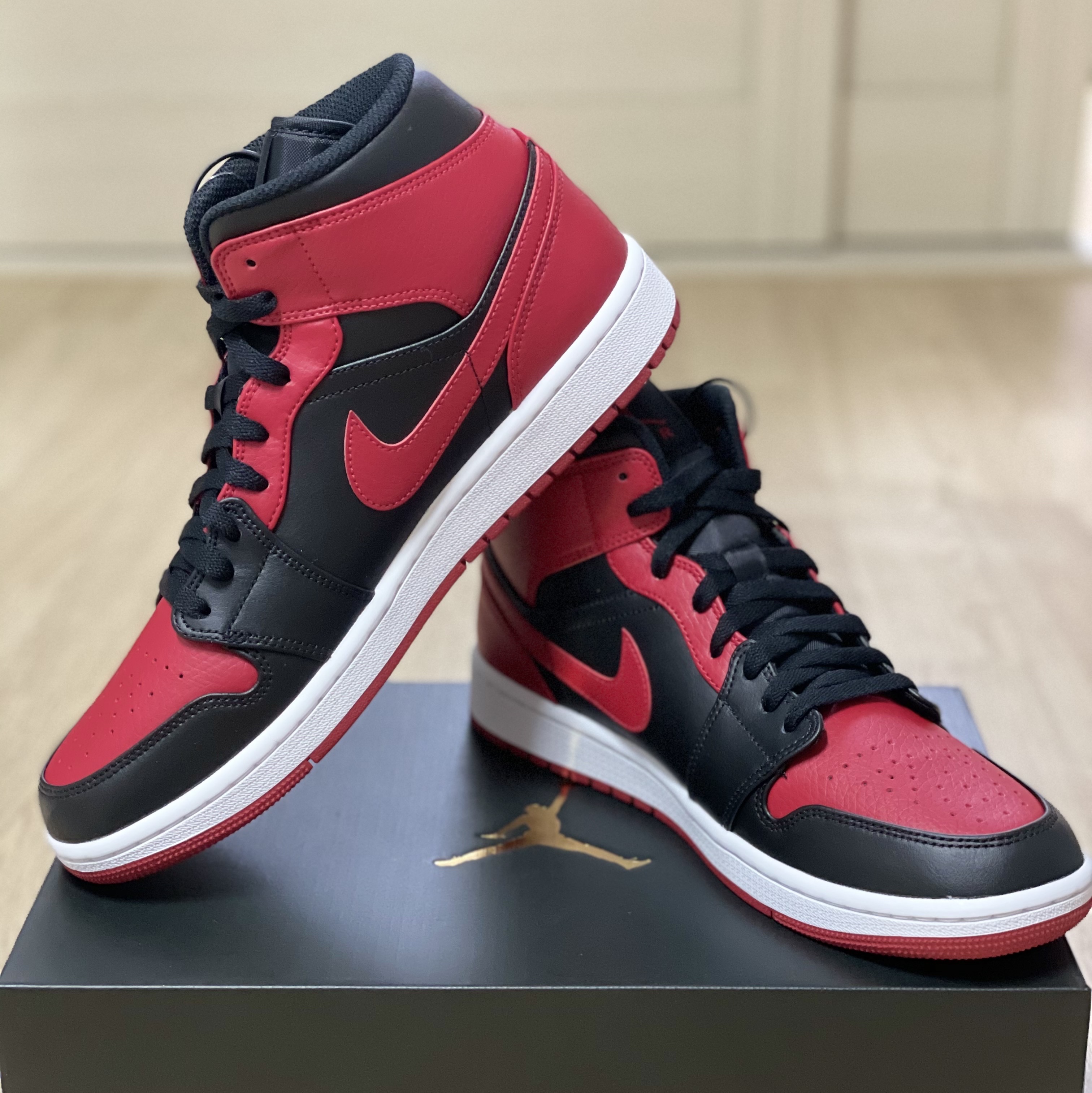Jordan 1 Mid Bred Banned 2020 착용 스타일 - 2