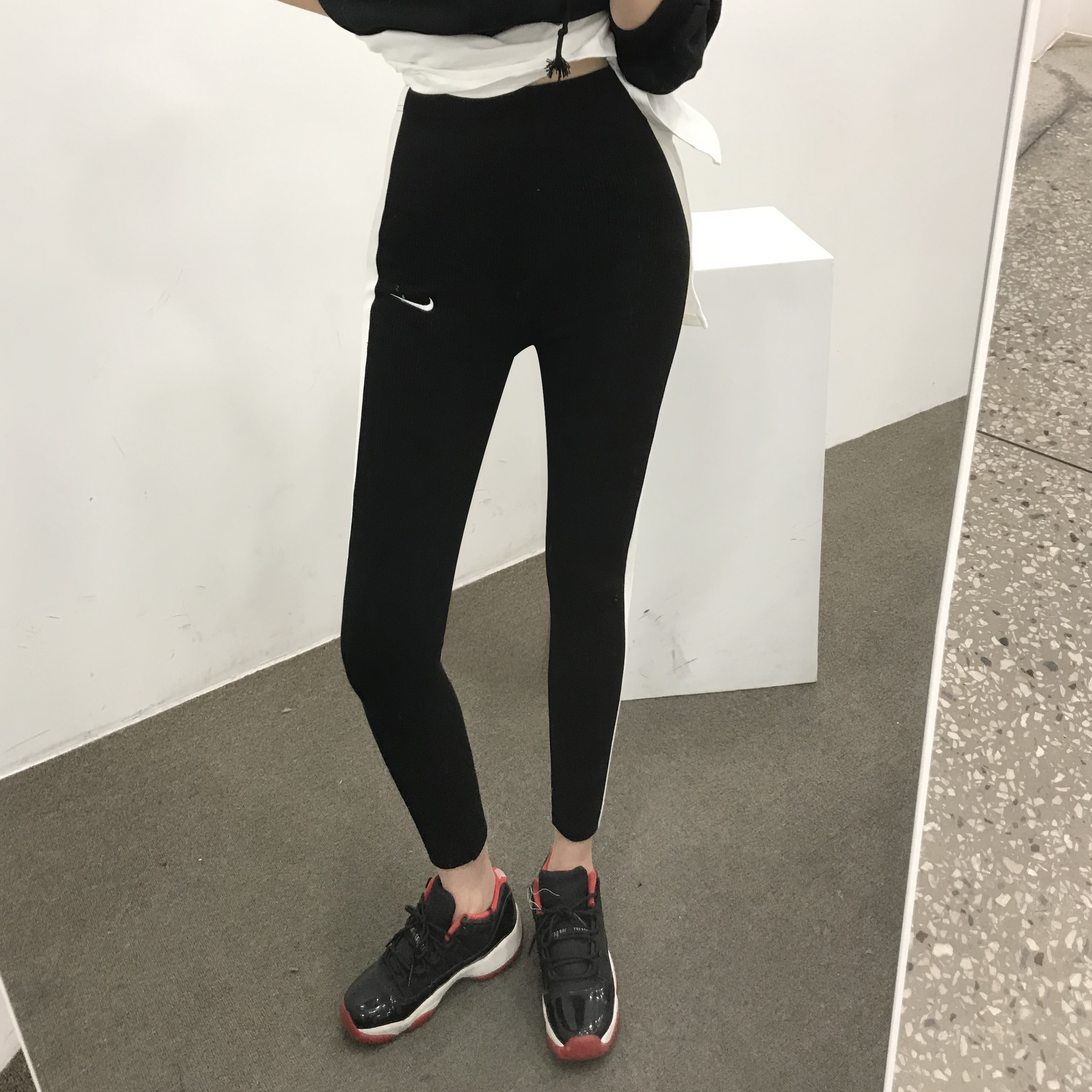 Jordan 11 Retro Low Bred 착용 스타일 - 2