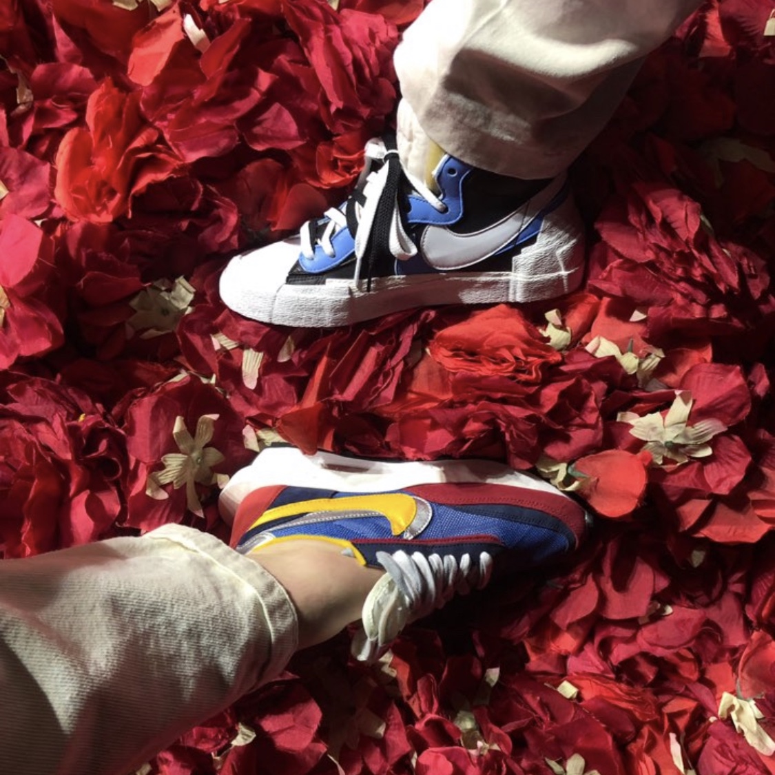 Nike x Sacai Blazer Mid White Black Legend Blue, Nike x Sacai LDWaffle Blue Multi 착용 스타일 - 3