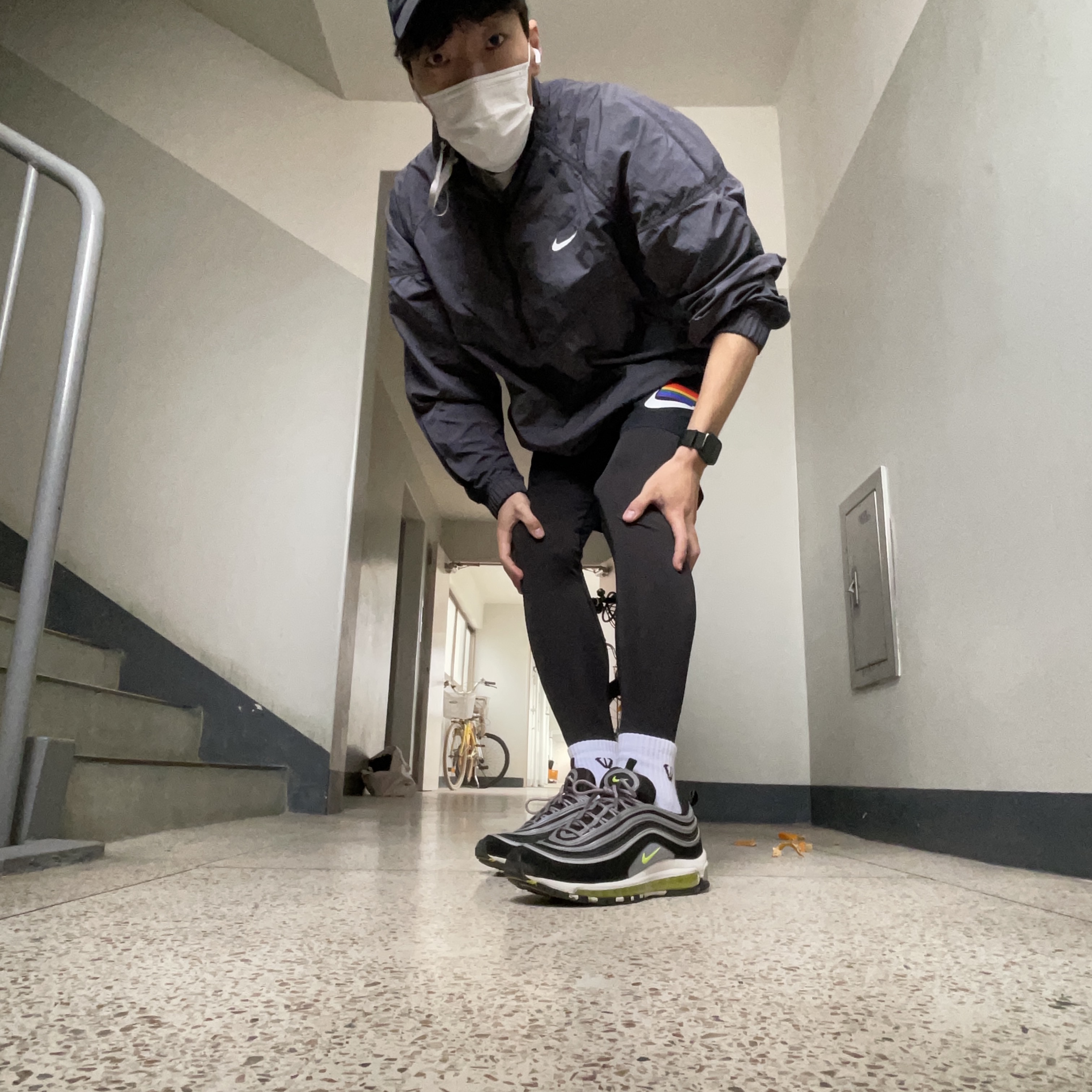 Nike x Stussy Windrunner Jacket Off Noir, Nike Air Max 97 OG Black Volt Asia 착용 스타일
