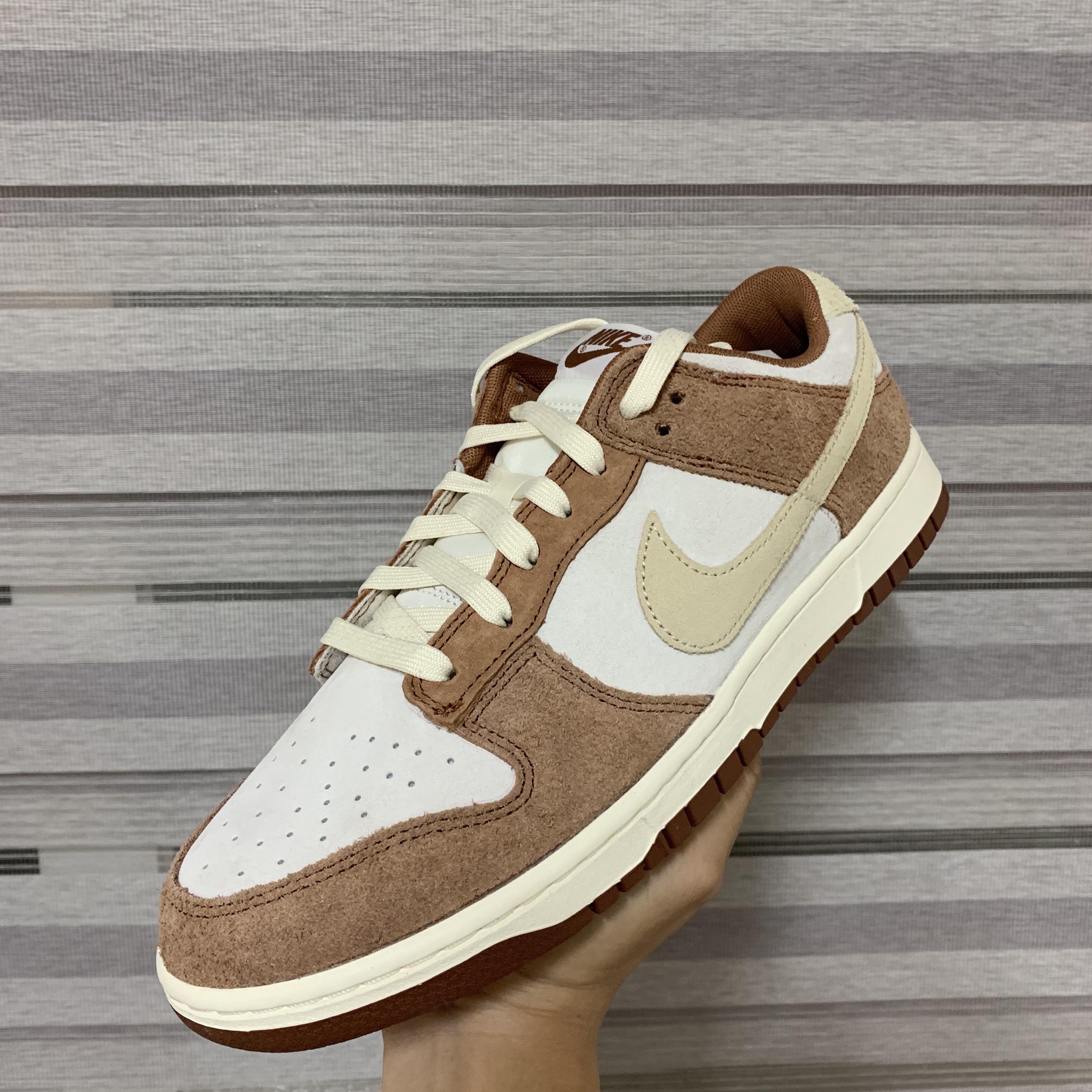 Nike Dunk Low Pro Premium Medium Curry 착용 스타일