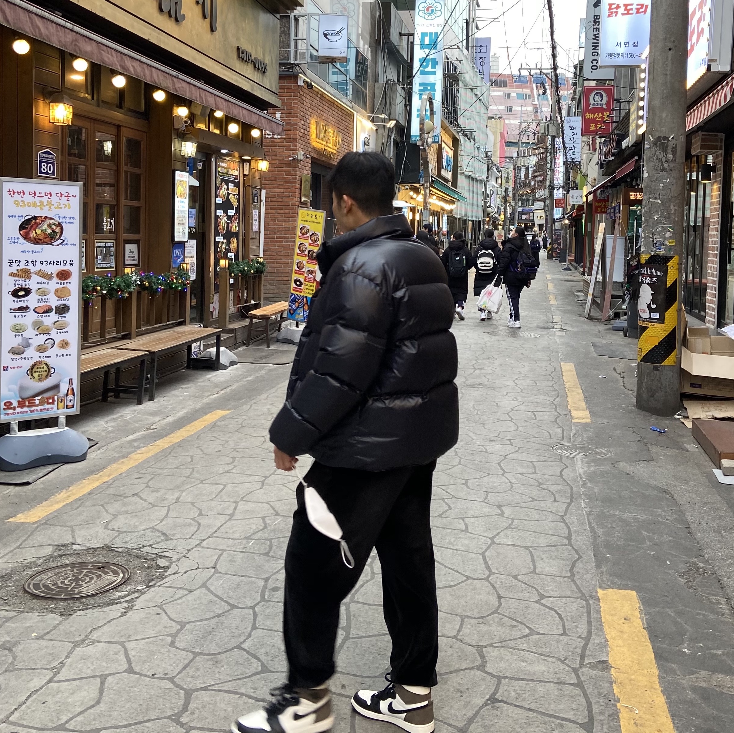 Jordan 1 Retro High OG Black Mocha 착용 스타일