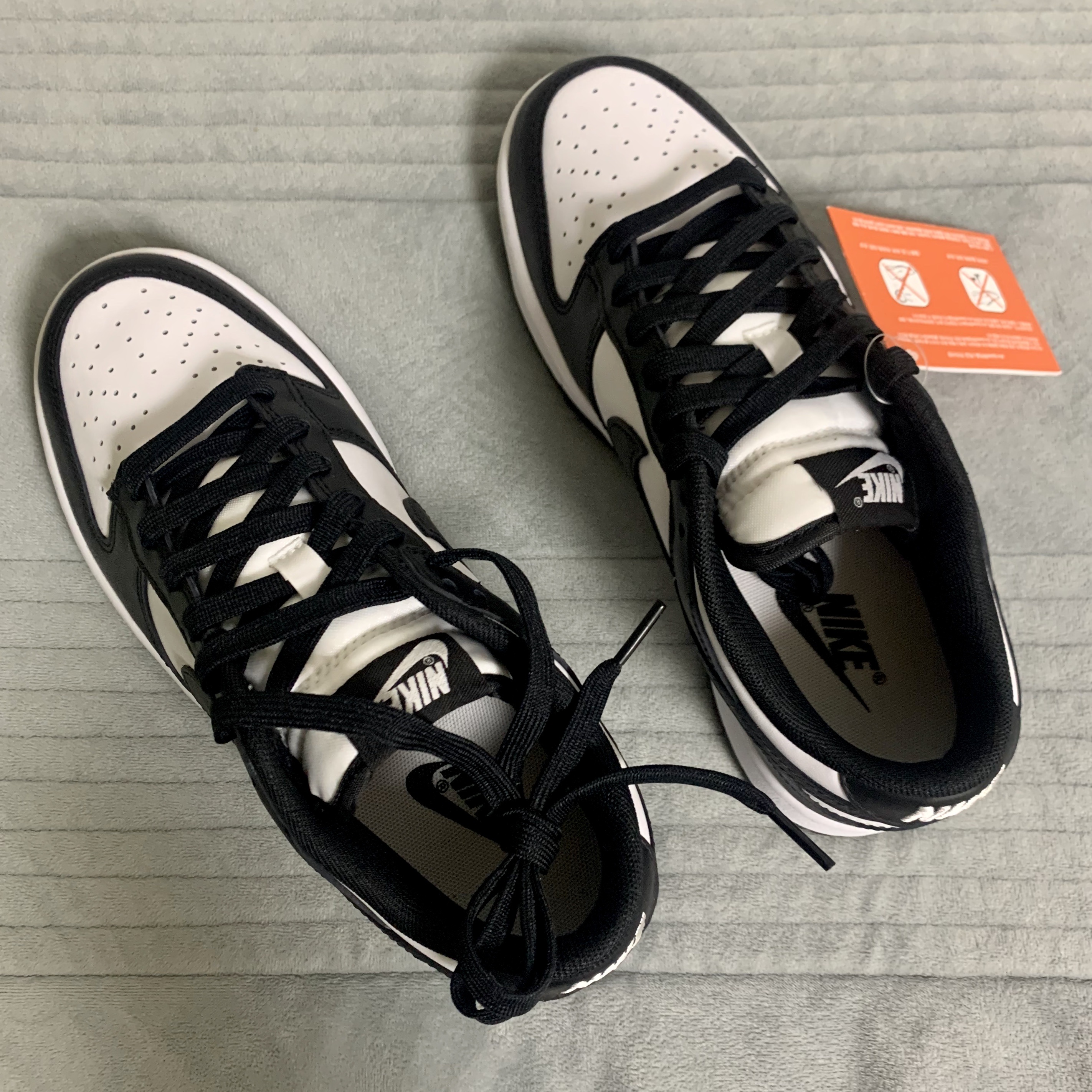 Nike Dunk Low Retro Black 착용 스타일 - 2