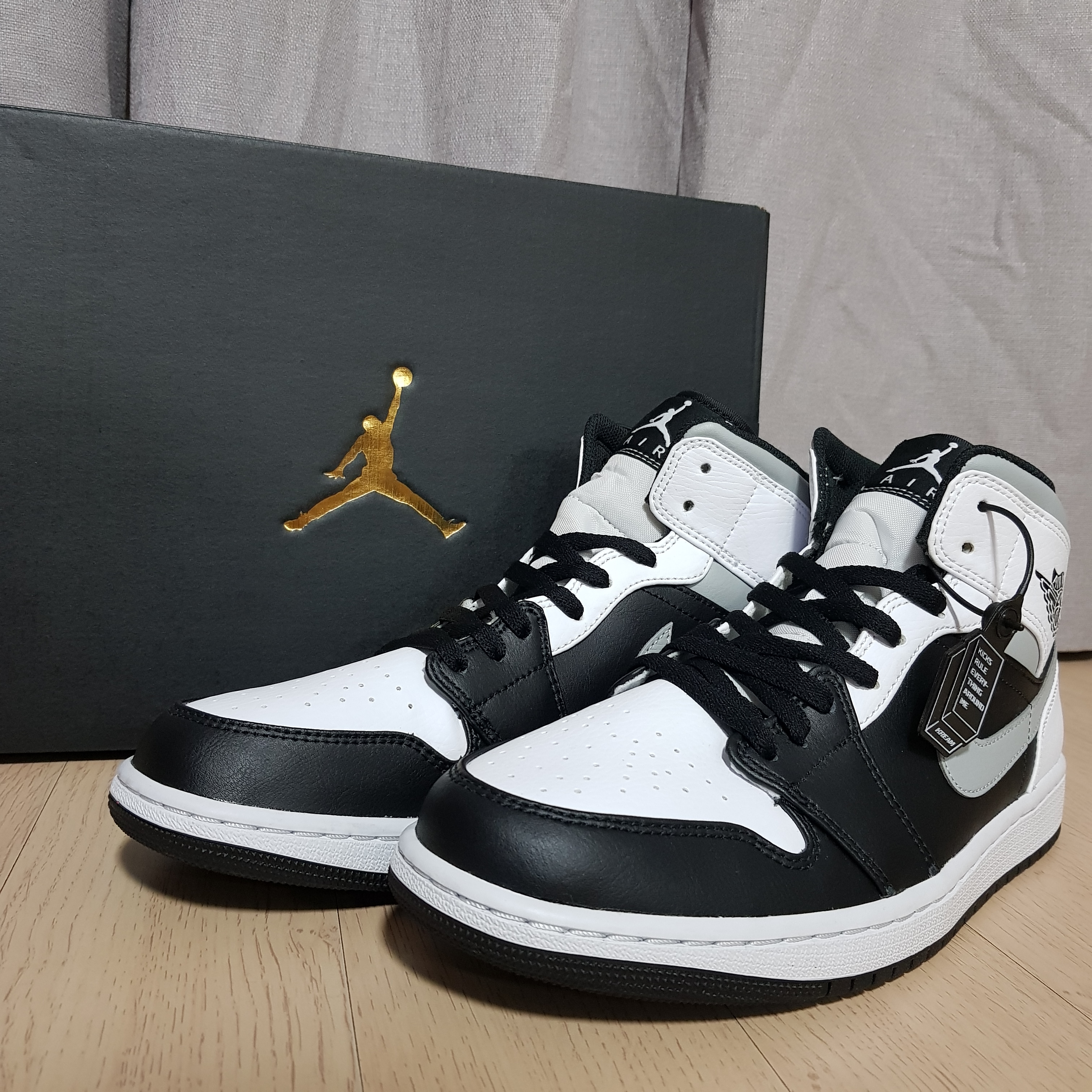 Jordan 1 Mid White Shadow 착용 스타일 - 1