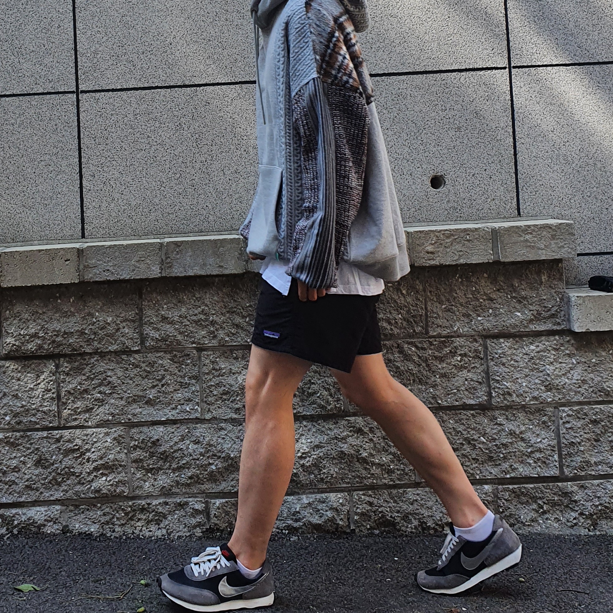 Nike Daybreak SP Black Metallic Silver 착용 스타일
