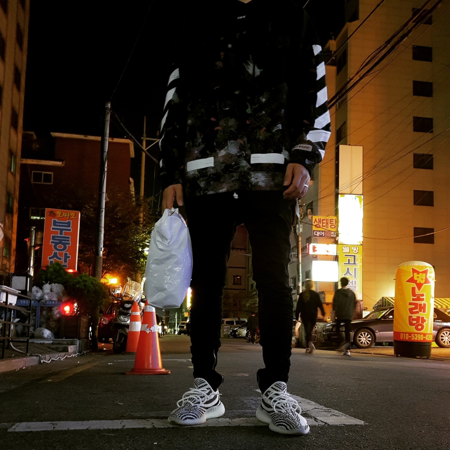 Adidas Yeezy Boost 350 V2 Zebra 2017/2019/2020 착용 스타일