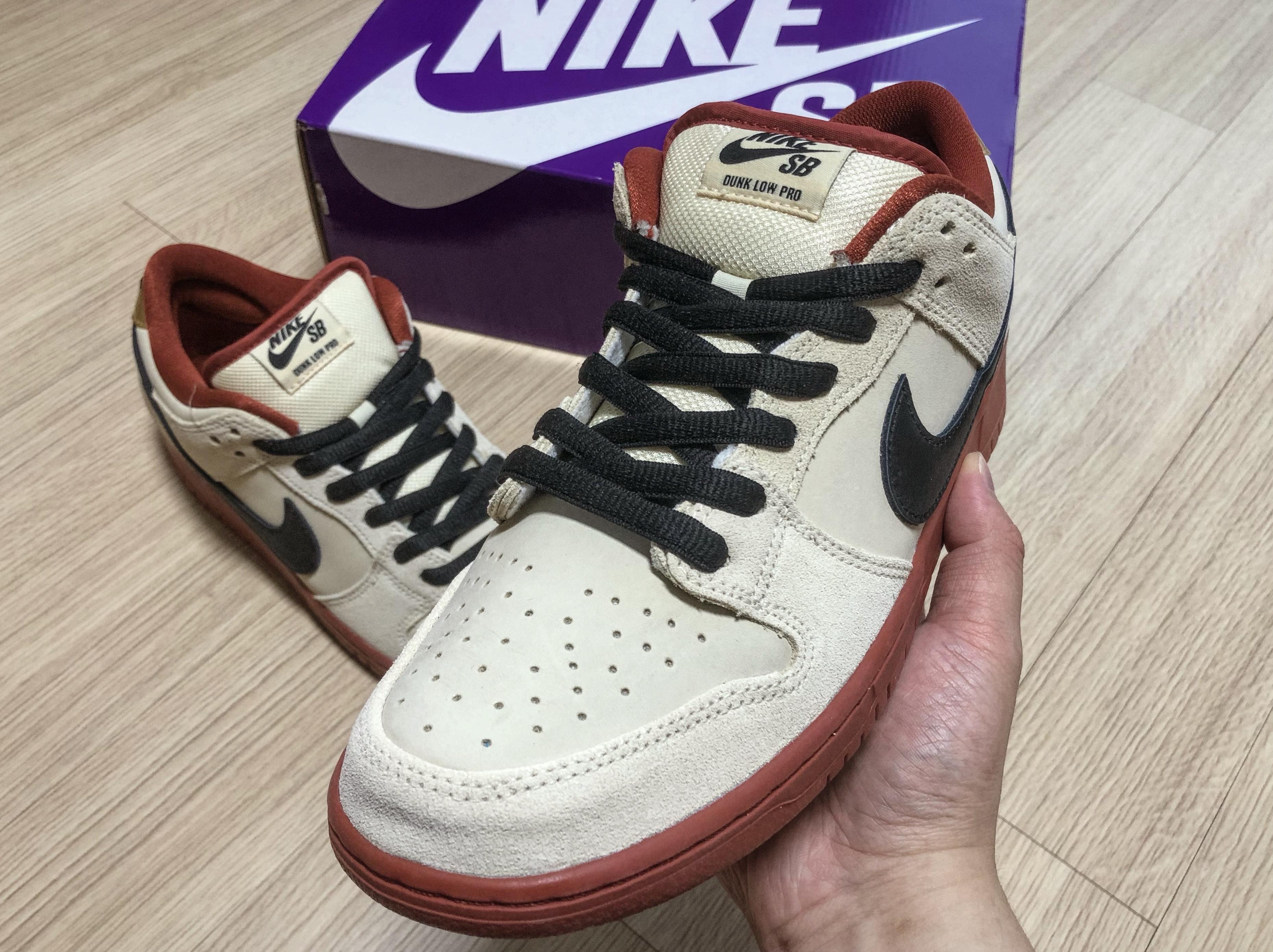 Nike SB Dunk Low Pro Hennessy 착용 스타일 - 1
