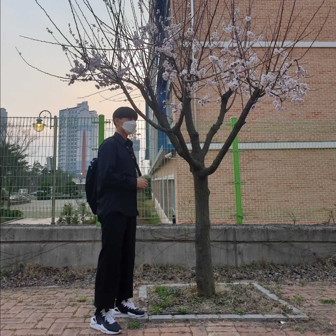 Y-3 Kaiwa Black White 착용 스타일
