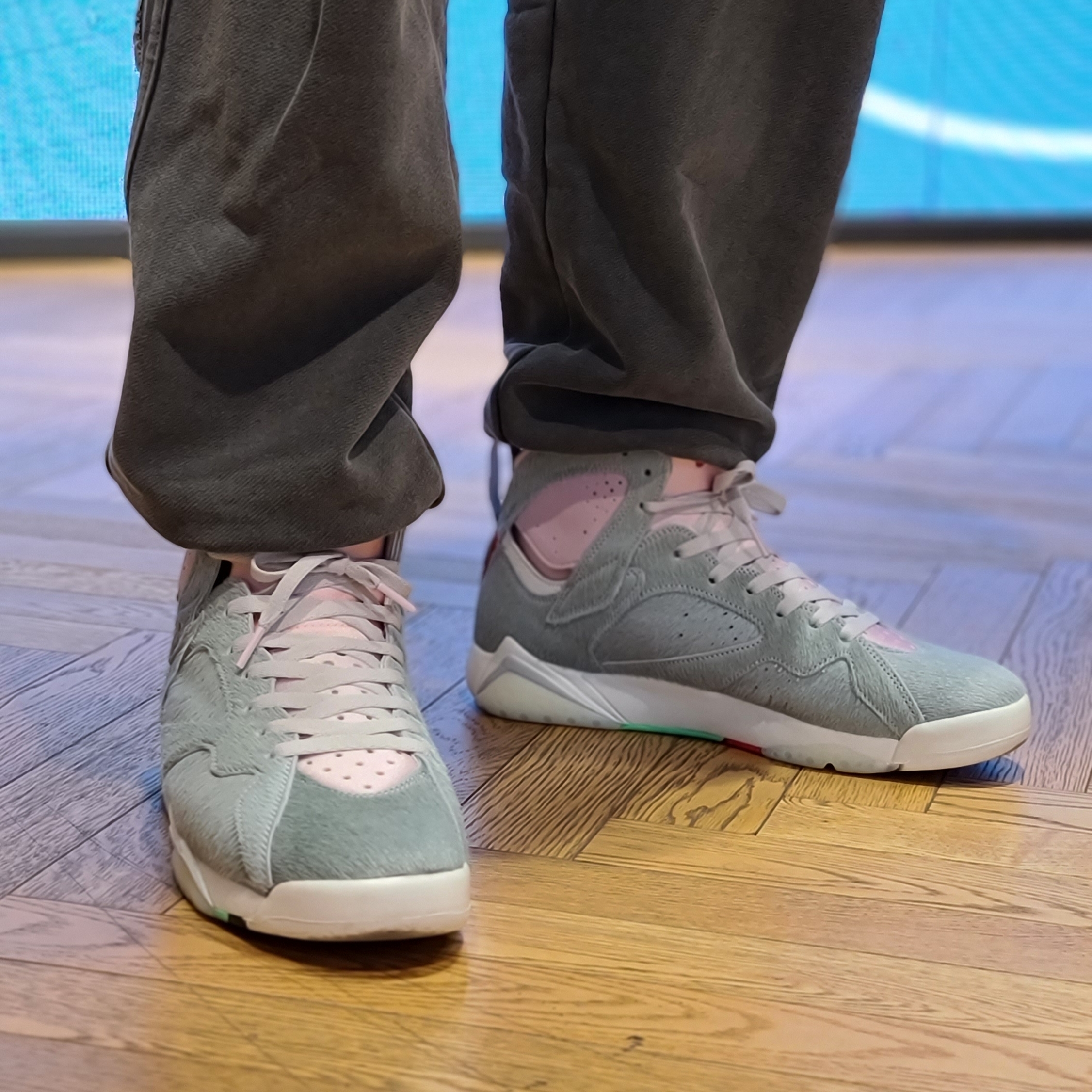 Jordan 7 Retro SE Hare 2.0 착용 스타일 - 3