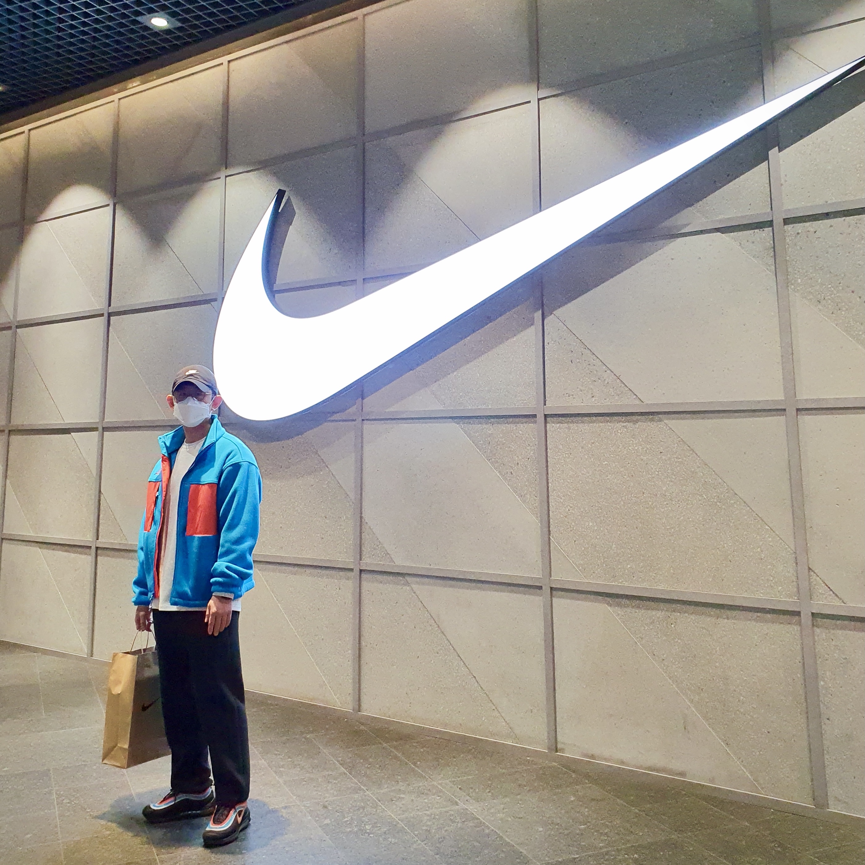 Nike Air Max 97 Neon Seoul 착용 스타일