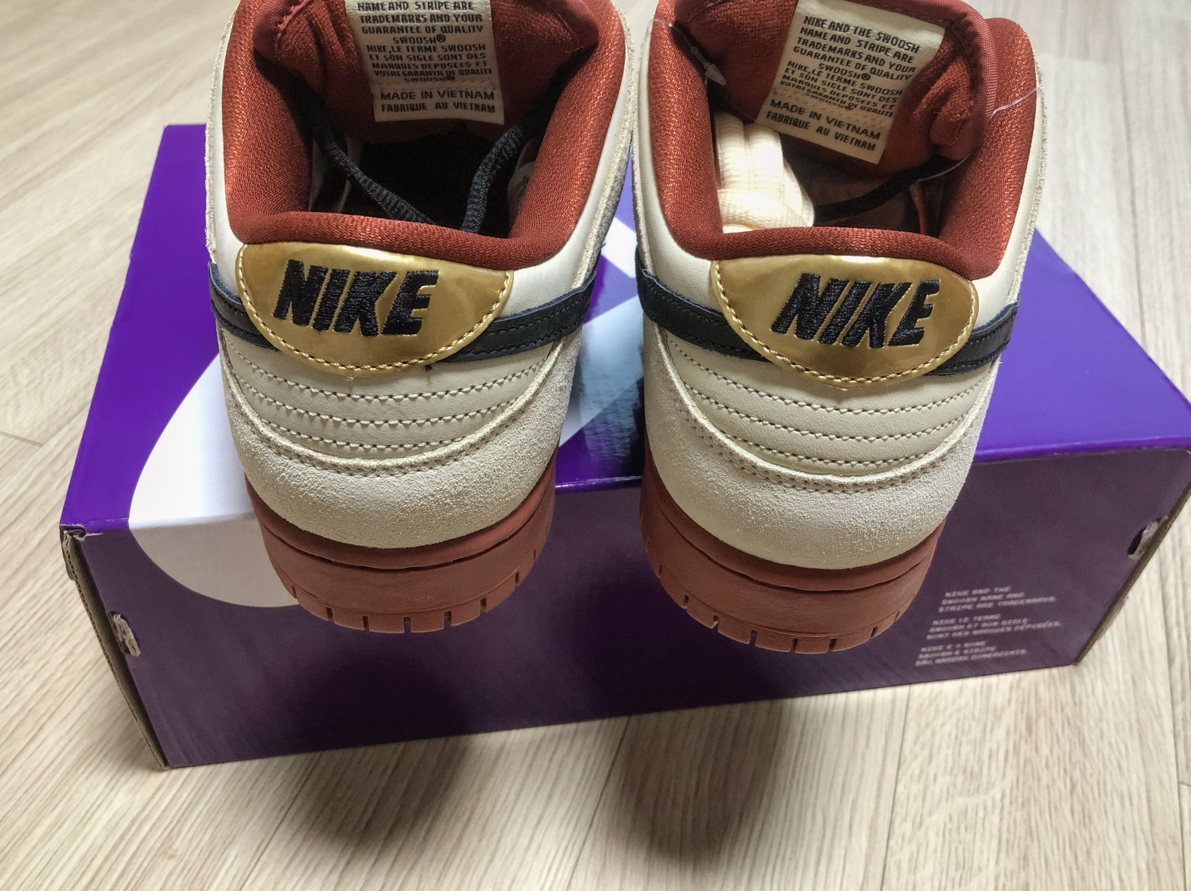 Nike SB Dunk Low Pro Hennessy 착용 스타일 - 4