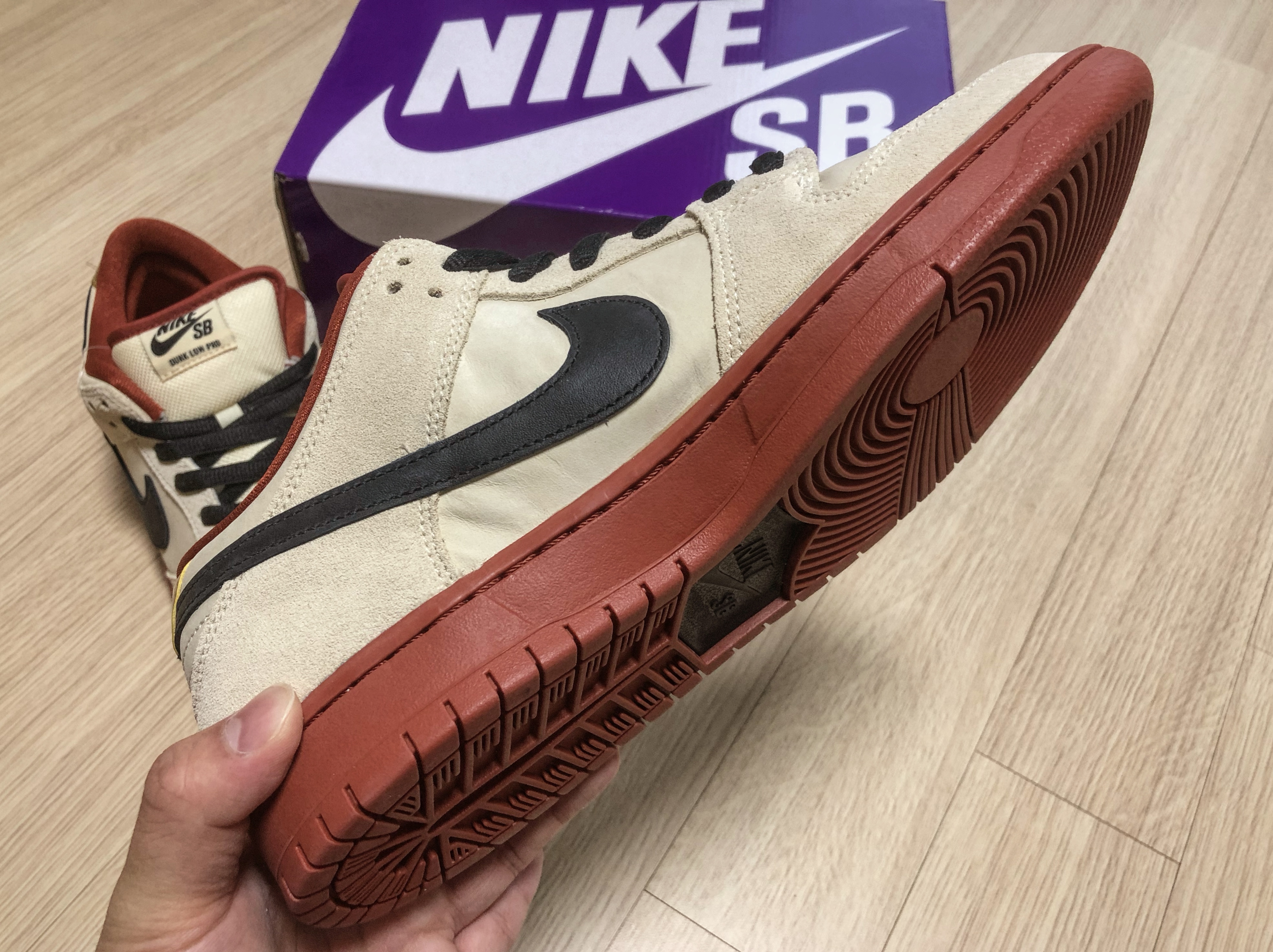 Nike SB Dunk Low Pro Hennessy 착용 스타일 - 2