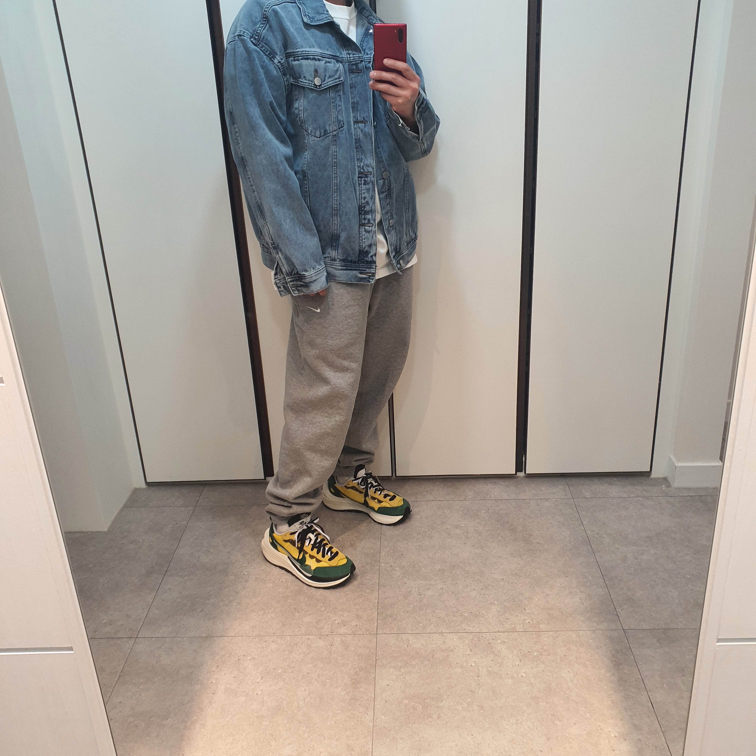 Nike x Sacai VaporWaffle Tour Yellow & Gorge Green Sail 착용 스타일