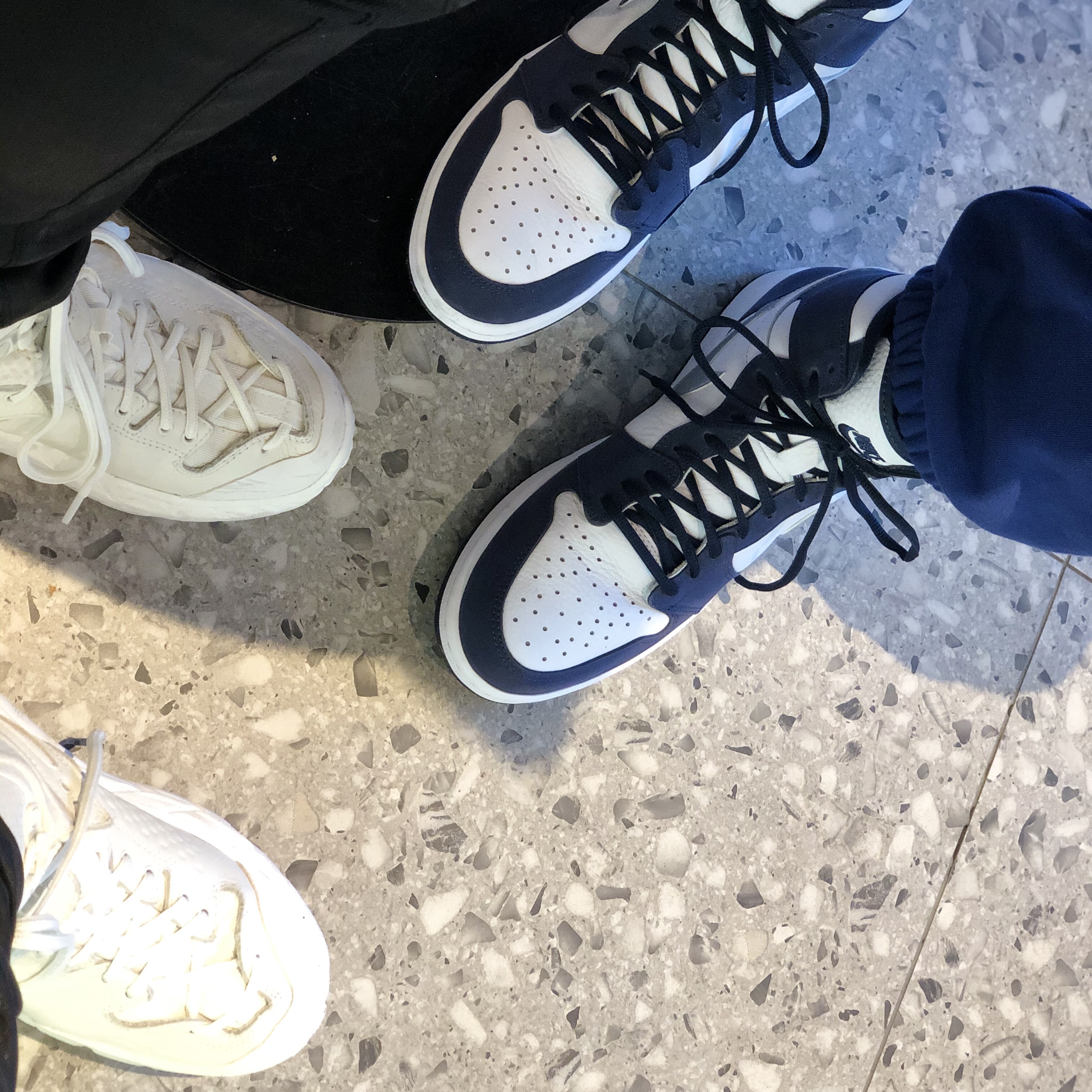 Jordan 1 Retro High OG CO.JP Midnight Navy, Hoka x Opening Ceremony Tor Ultra Hi 착용 스타일