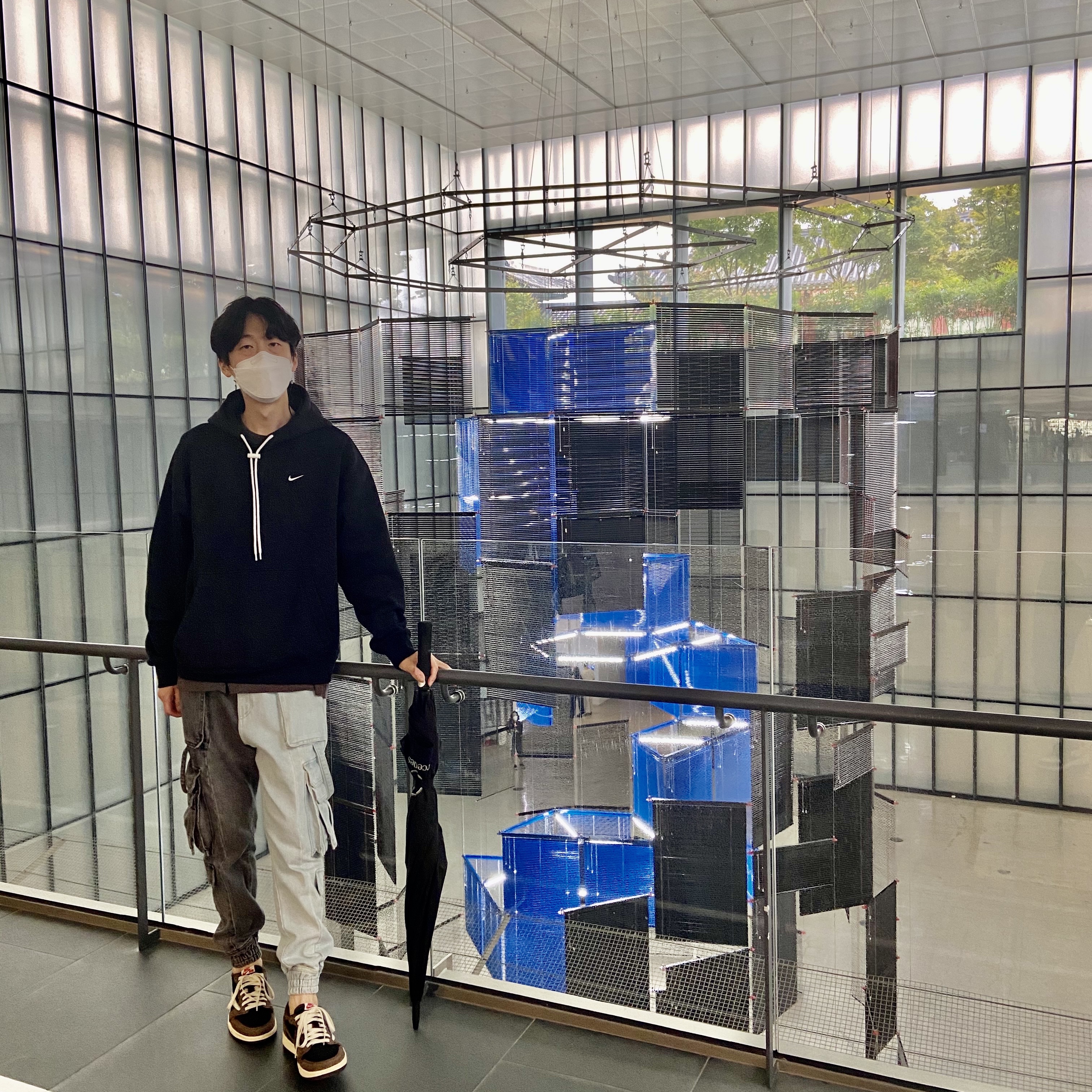 Jordan 1 x Travis Scott Retro Low OG SP Mocha, Nike M NRG Hoodie Black 착용 스타일