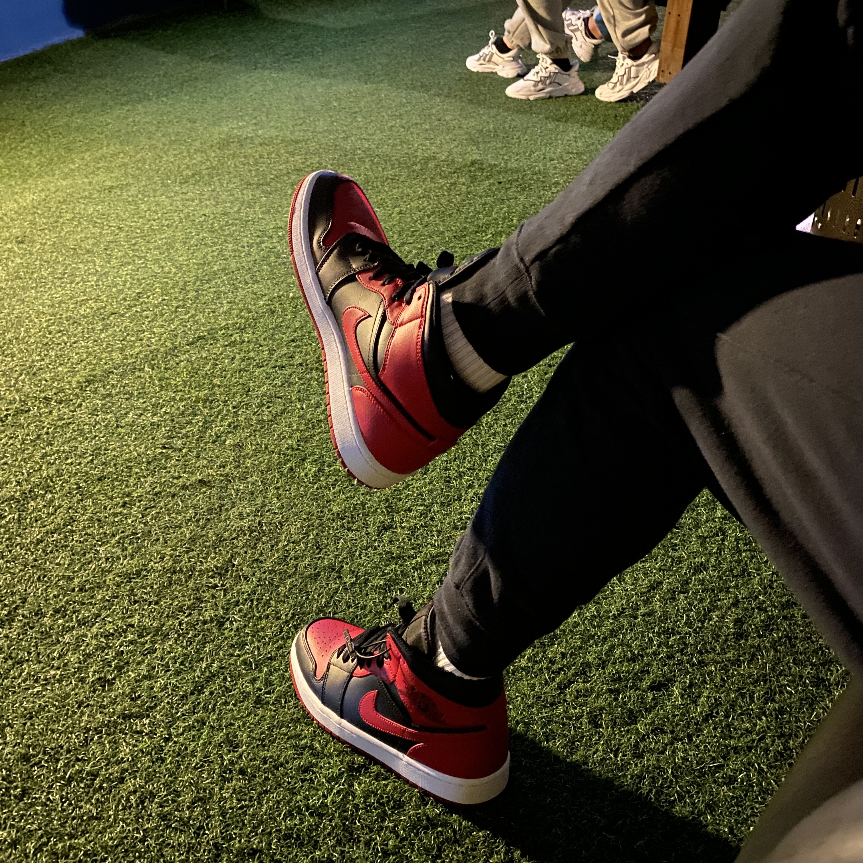 Jordan 1 Mid Bred Banned 2020 착용 스타일