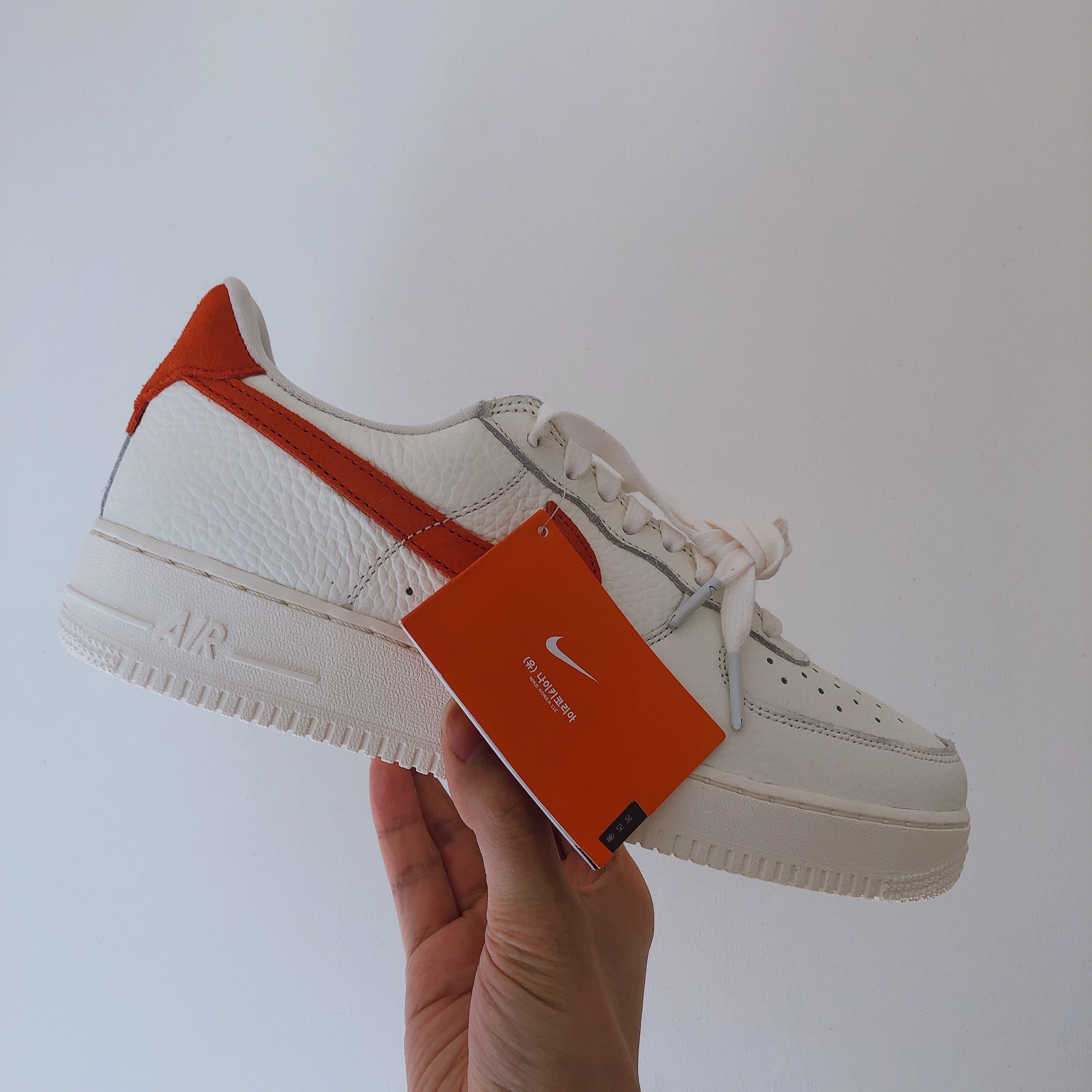 Nike Air Force 1 '07 Craft Mantra Orange 착용 스타일 - 1