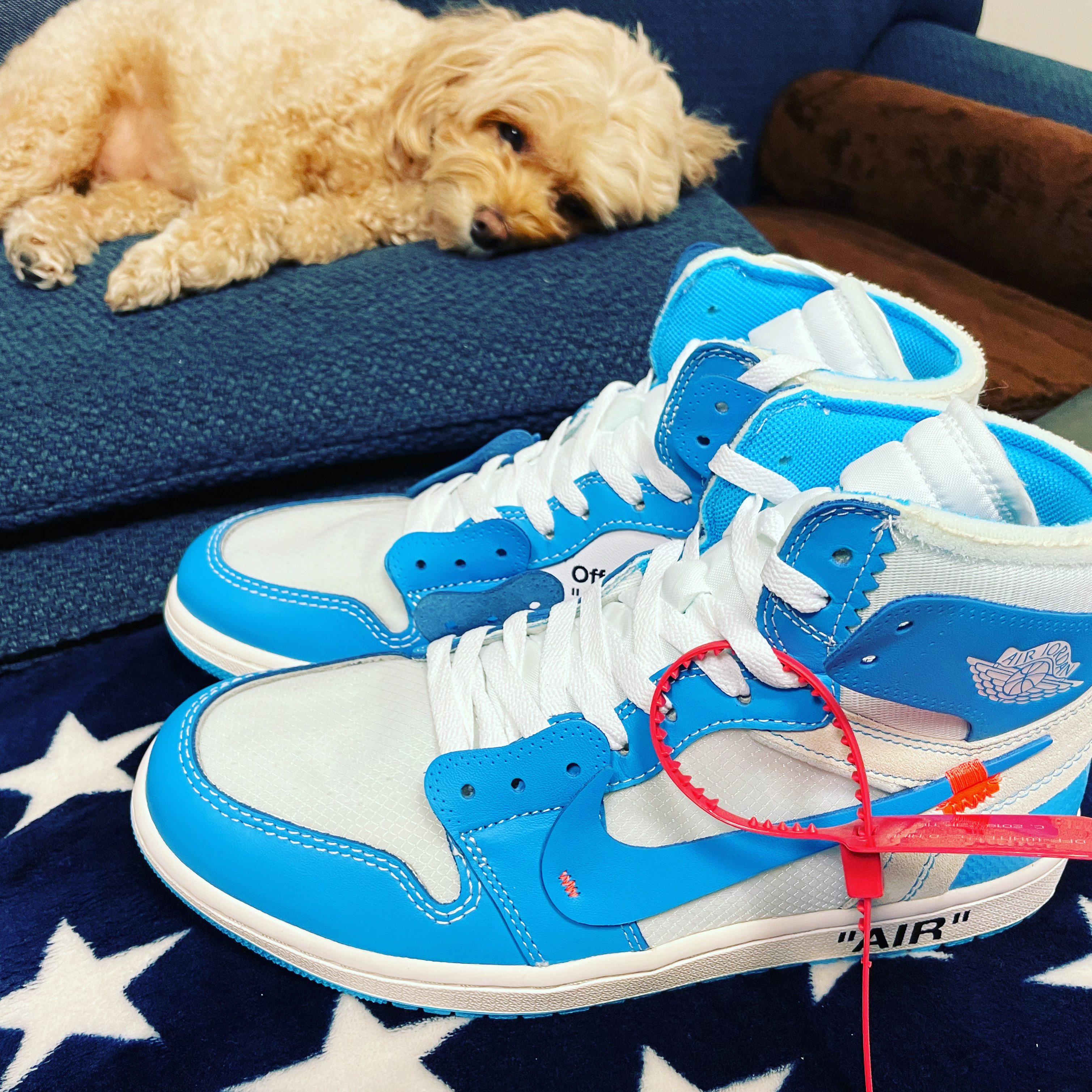 Jordan 1 x Off-White Retro High University Blue 착용 스타일