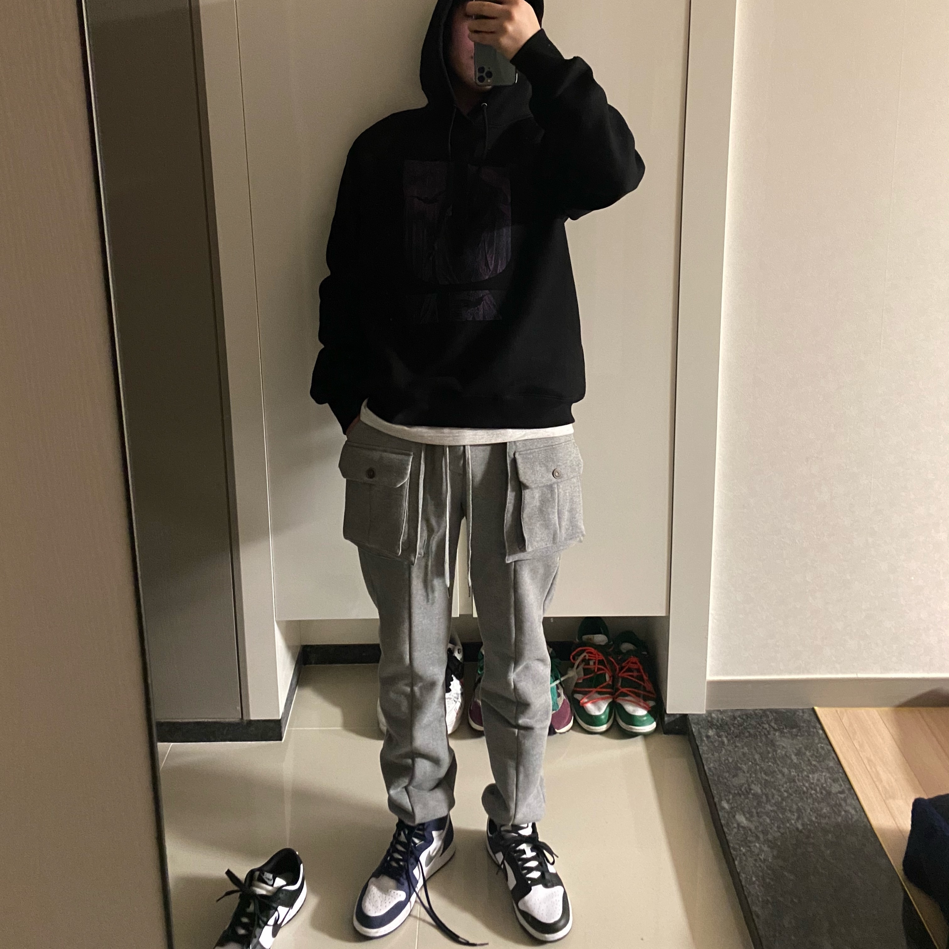 Jordan 1 Retro High OG CO.JP Midnight Navy, Nike Dunk Low Retro Black 착용 스타일