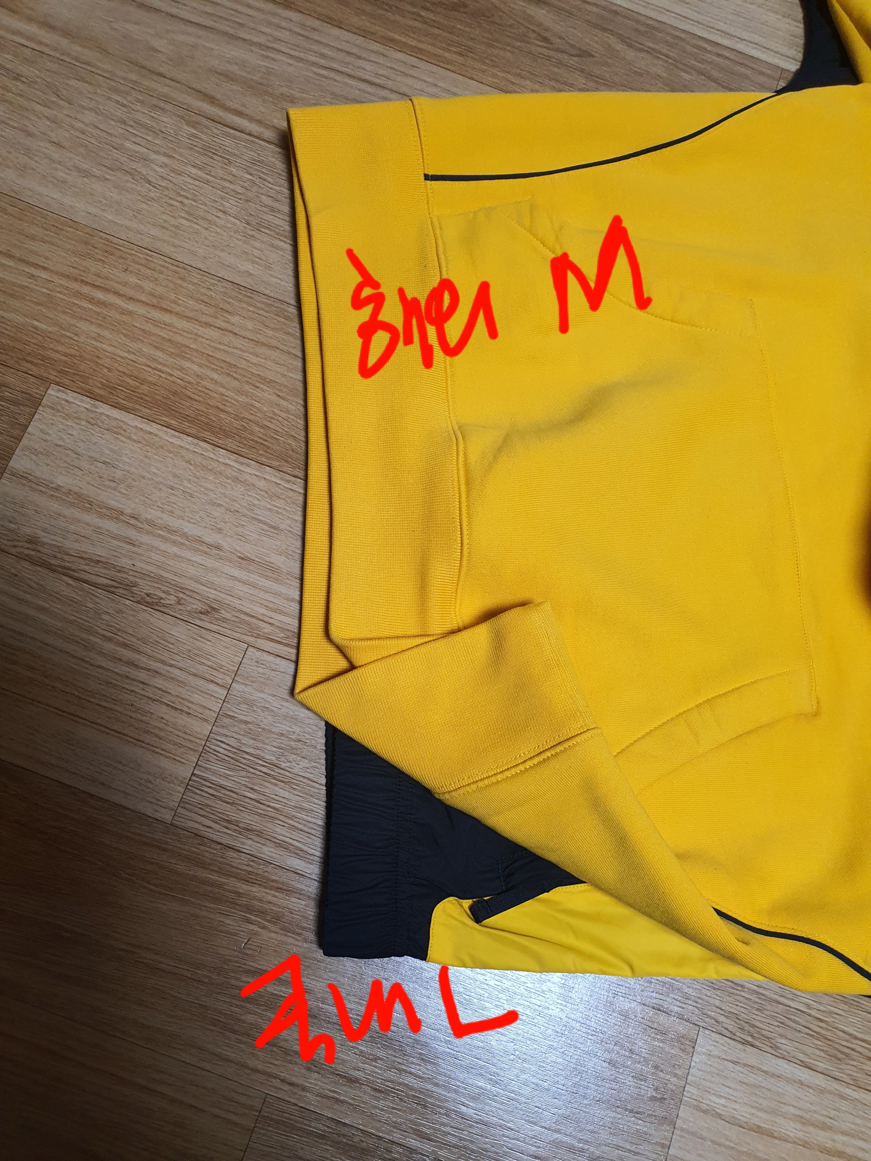 Nike x Drake Nocta Essential Track Jacket - Asia, Nike x Drake Nocta Essential Hoodie University Gold - US/EU 착용 스타일 - 3