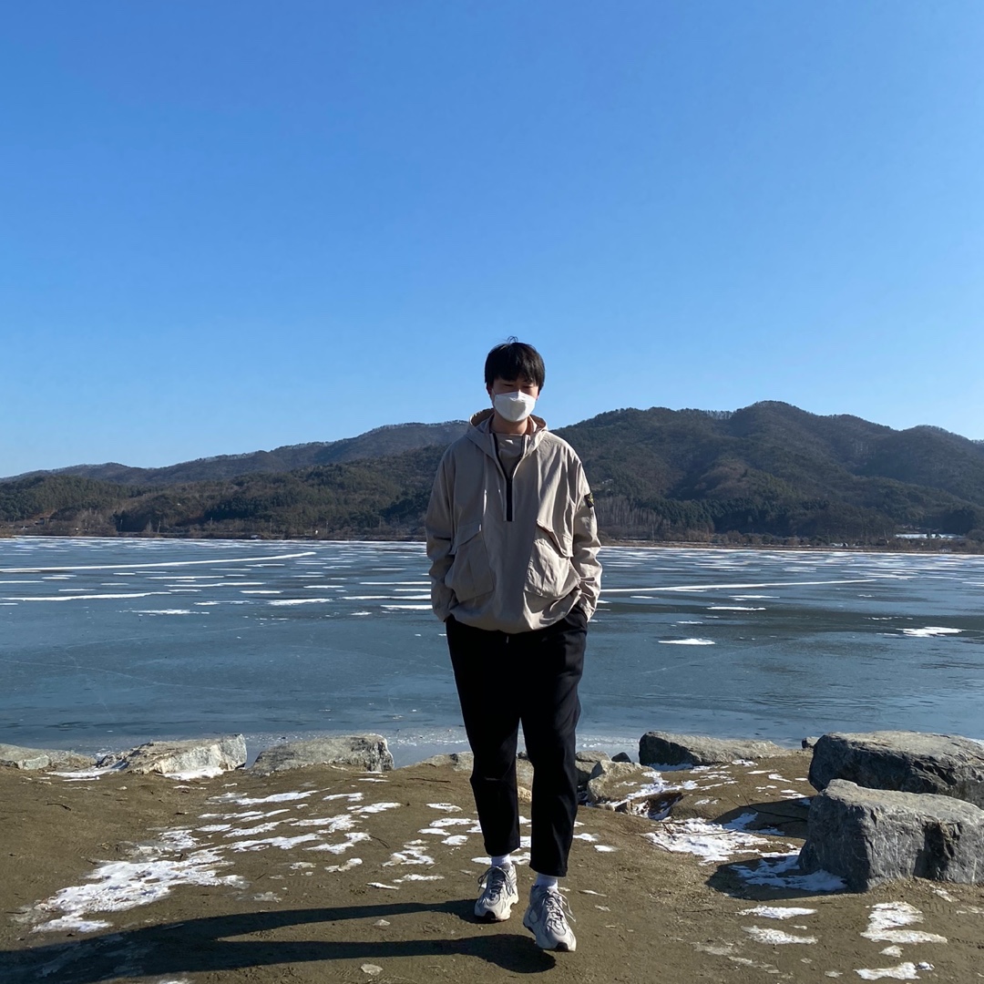 Adidas Yeezy Boost 700 V2 Static 2018 착용 스타일