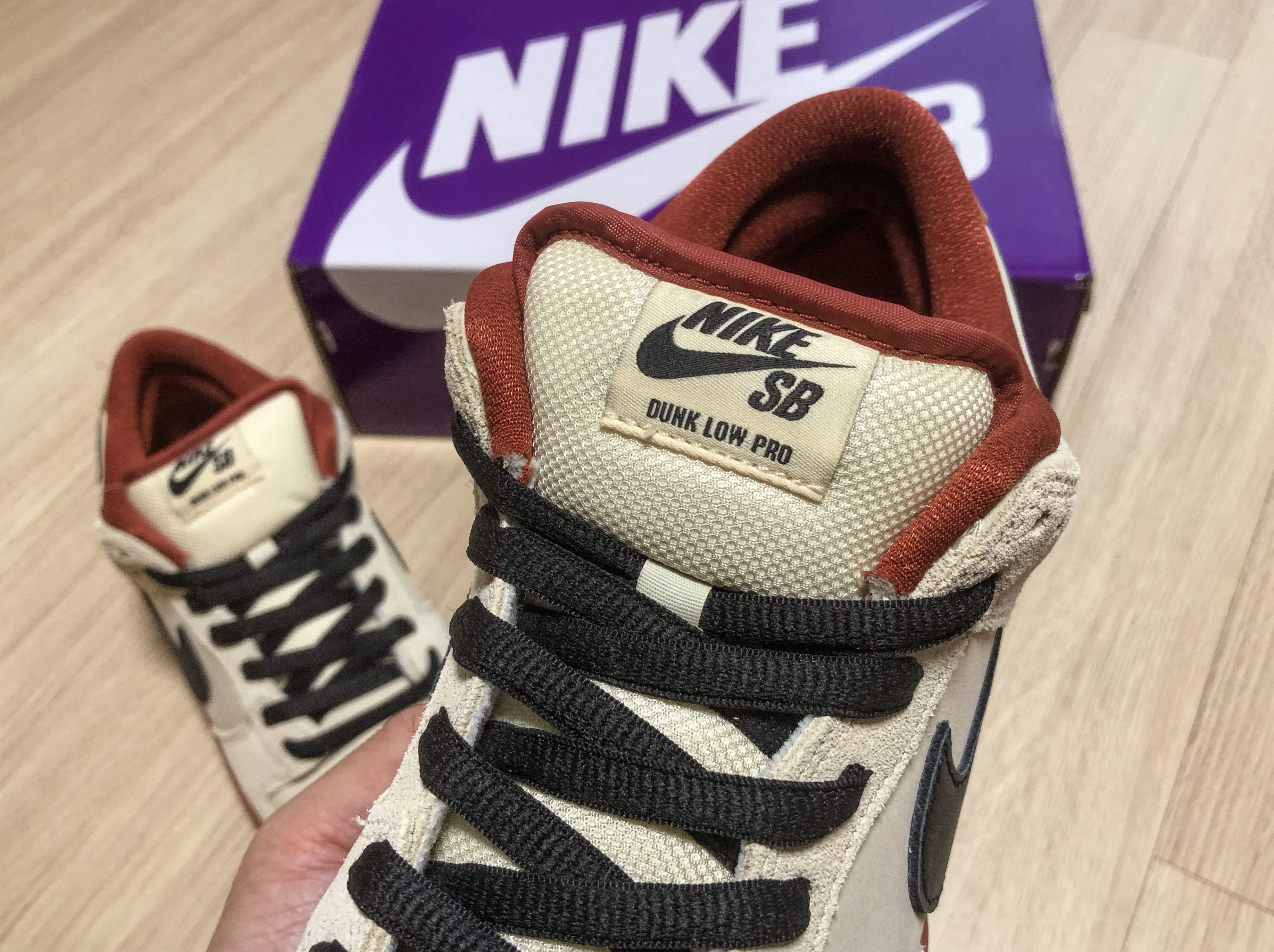 Nike SB Dunk Low Pro Hennessy 착용 스타일 - 3