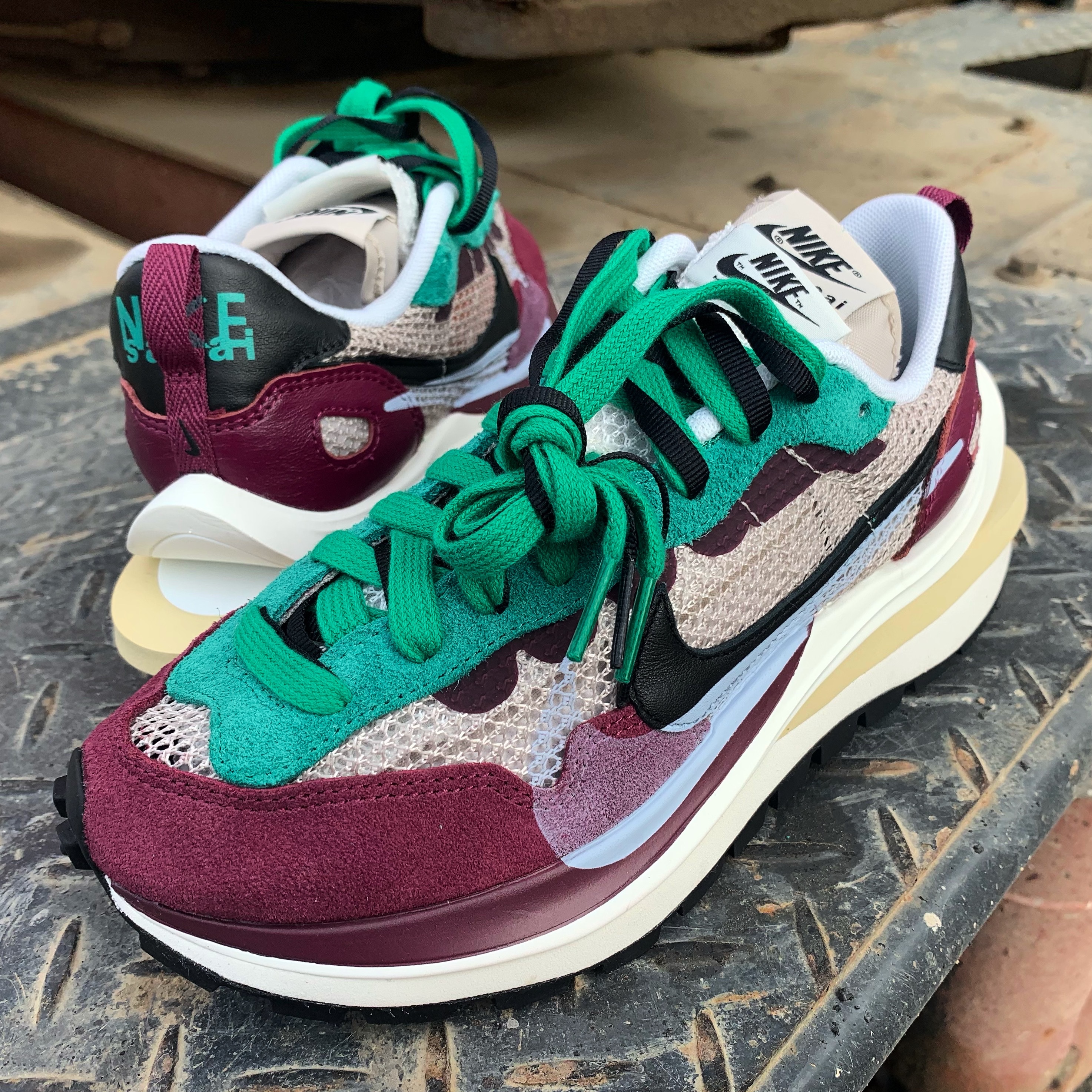 Nike x Sacai VaporWaffle String & Black Villain Red 착용 스타일