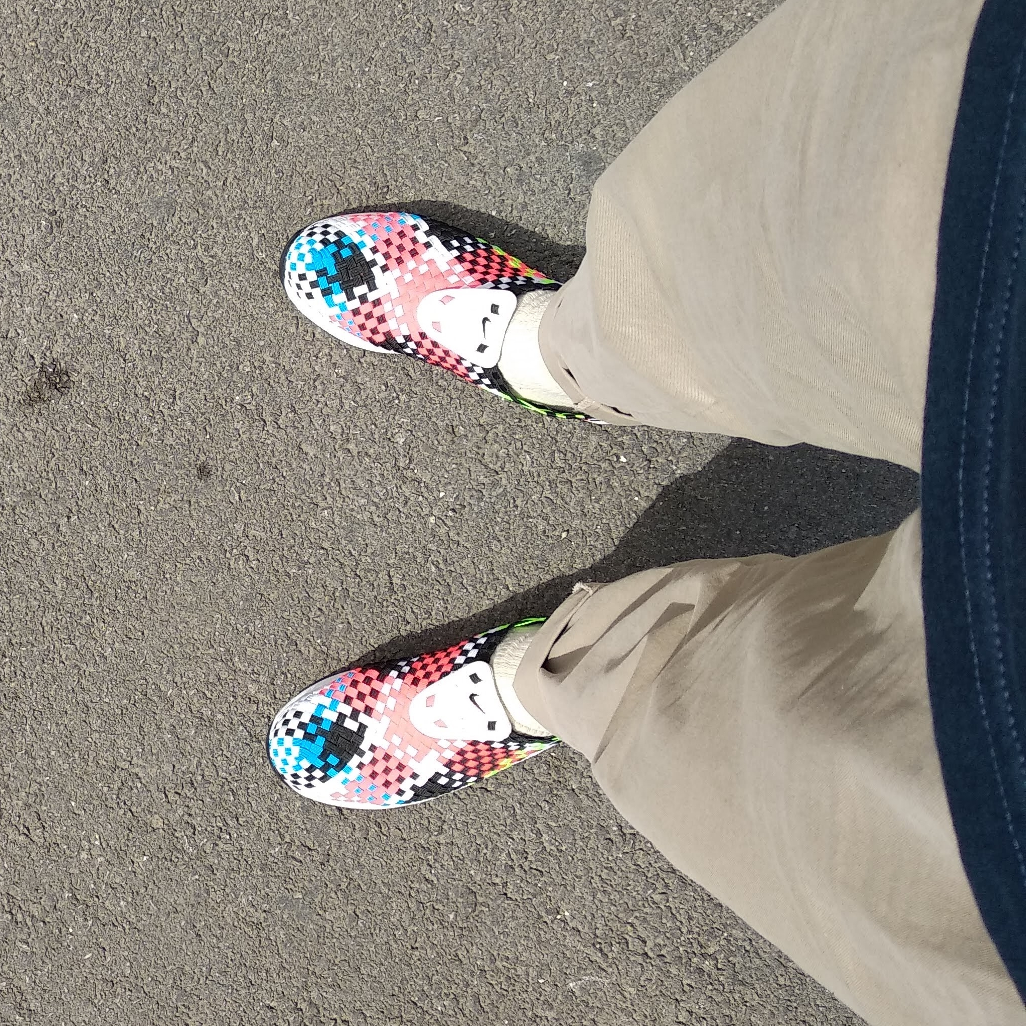 Nike Air Woven Multi-Color 착용 스타일