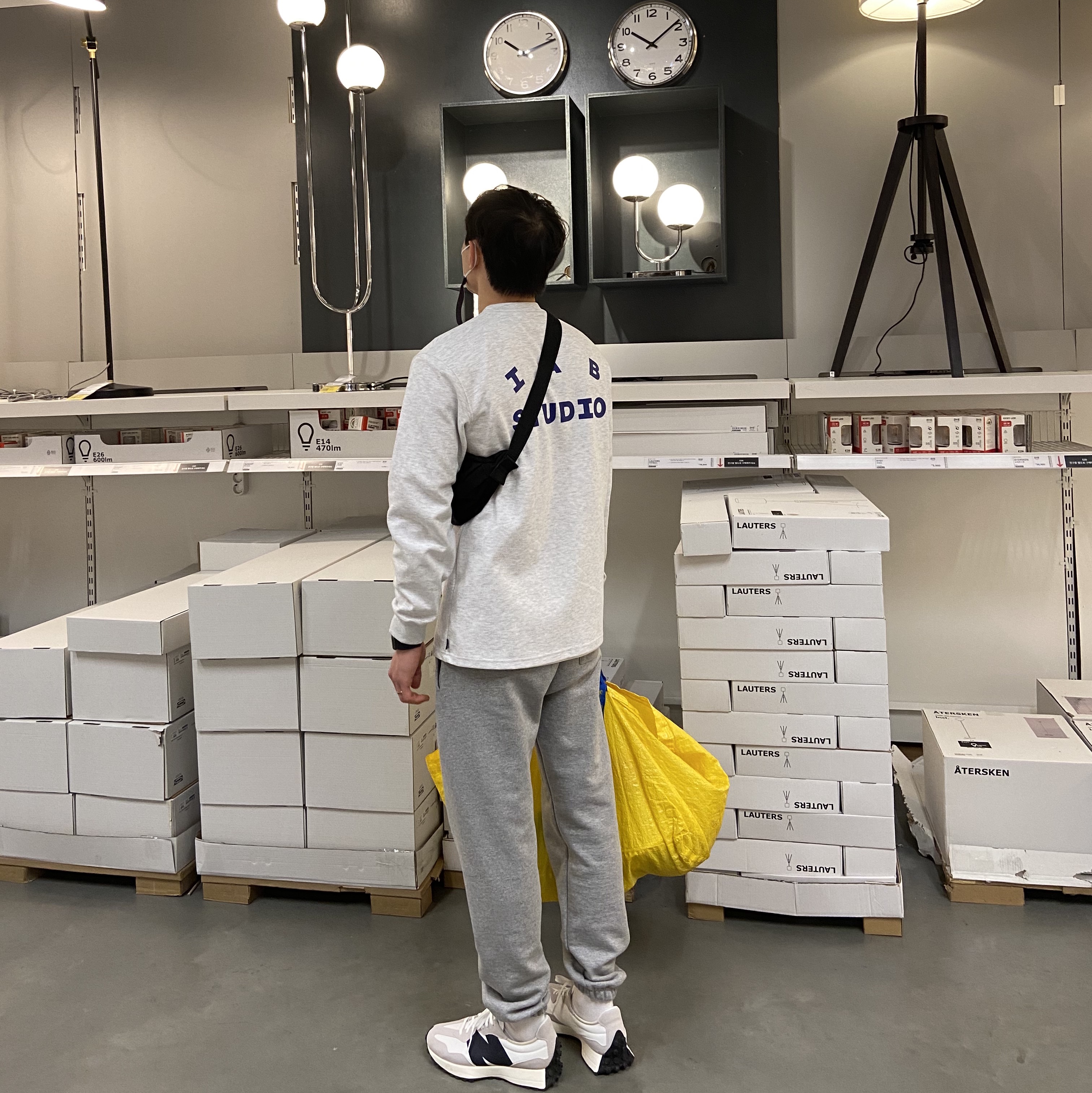 New Balance 327 White Black, IAB Studio Long Sleeve Light Gray 착용 스타일