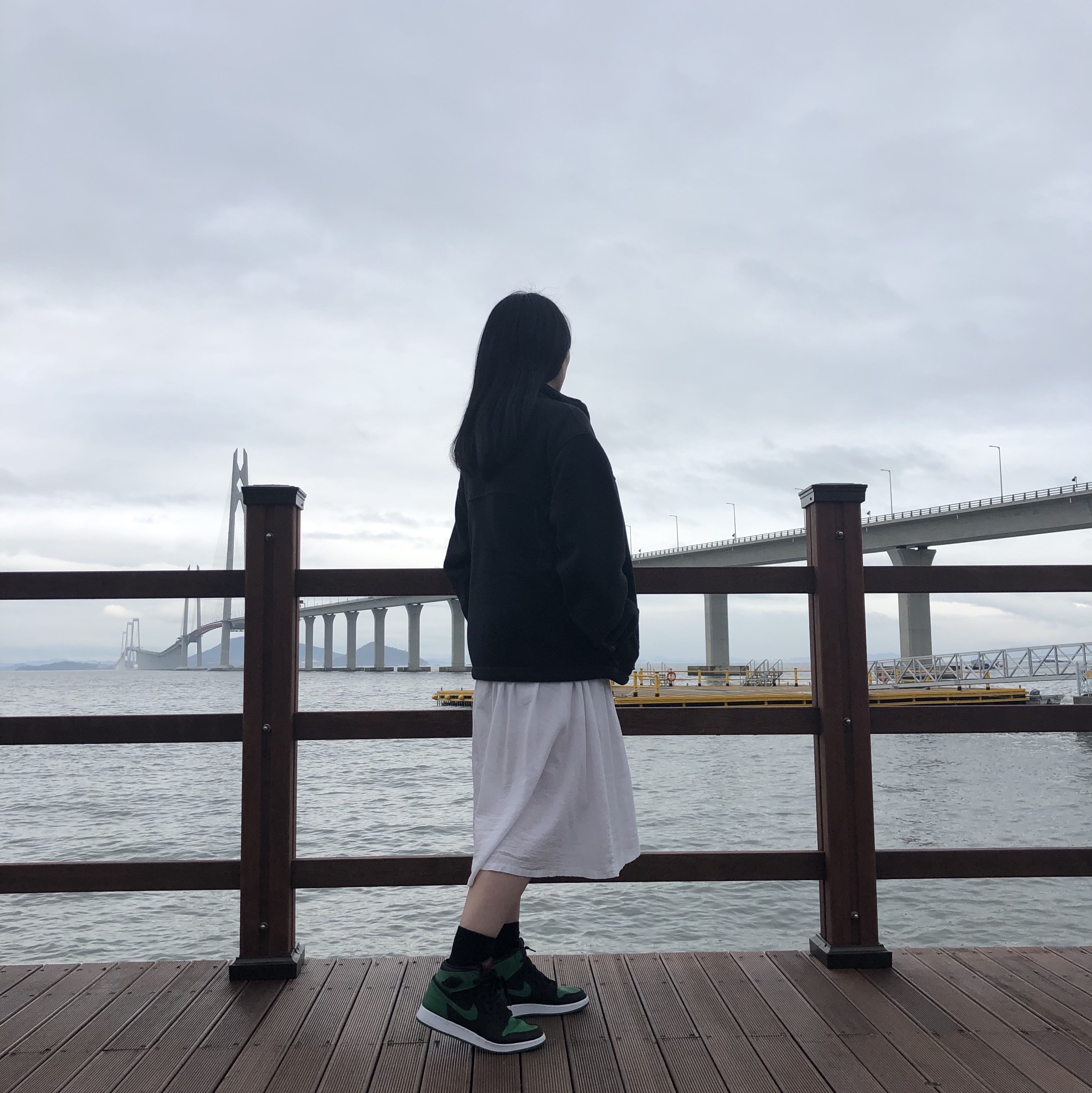 Jordan 1 Retro High OG Pine Green Black, Adidas Yeezy Boost 700 V2 Vanta 2019 착용 스타일 - 1