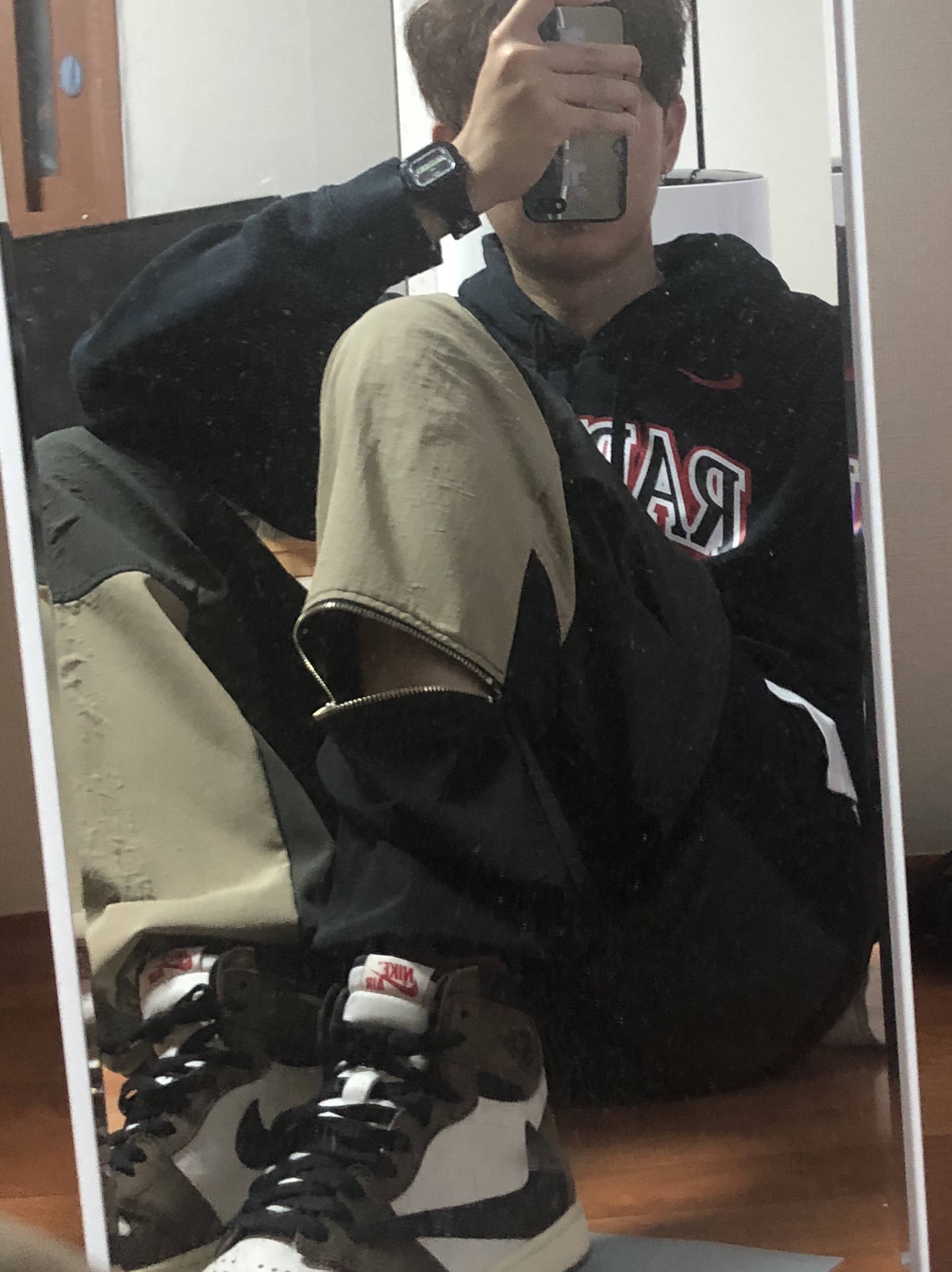 Jordan 1 x Travis Scott Retro High OG SP Mocha 착용 스타일