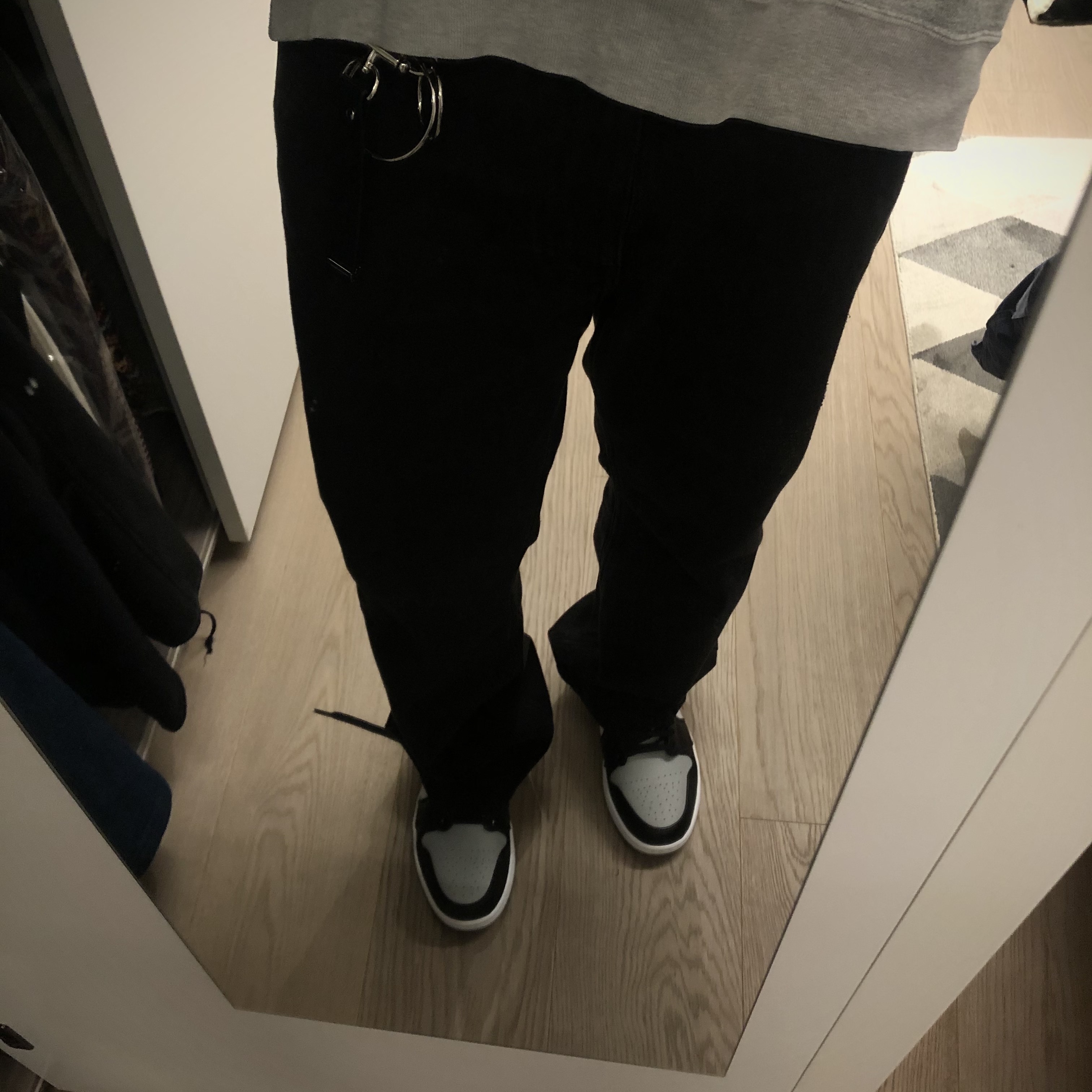 Jordan 1 Low Black Light Smoke Grey 착용 스타일 - 2