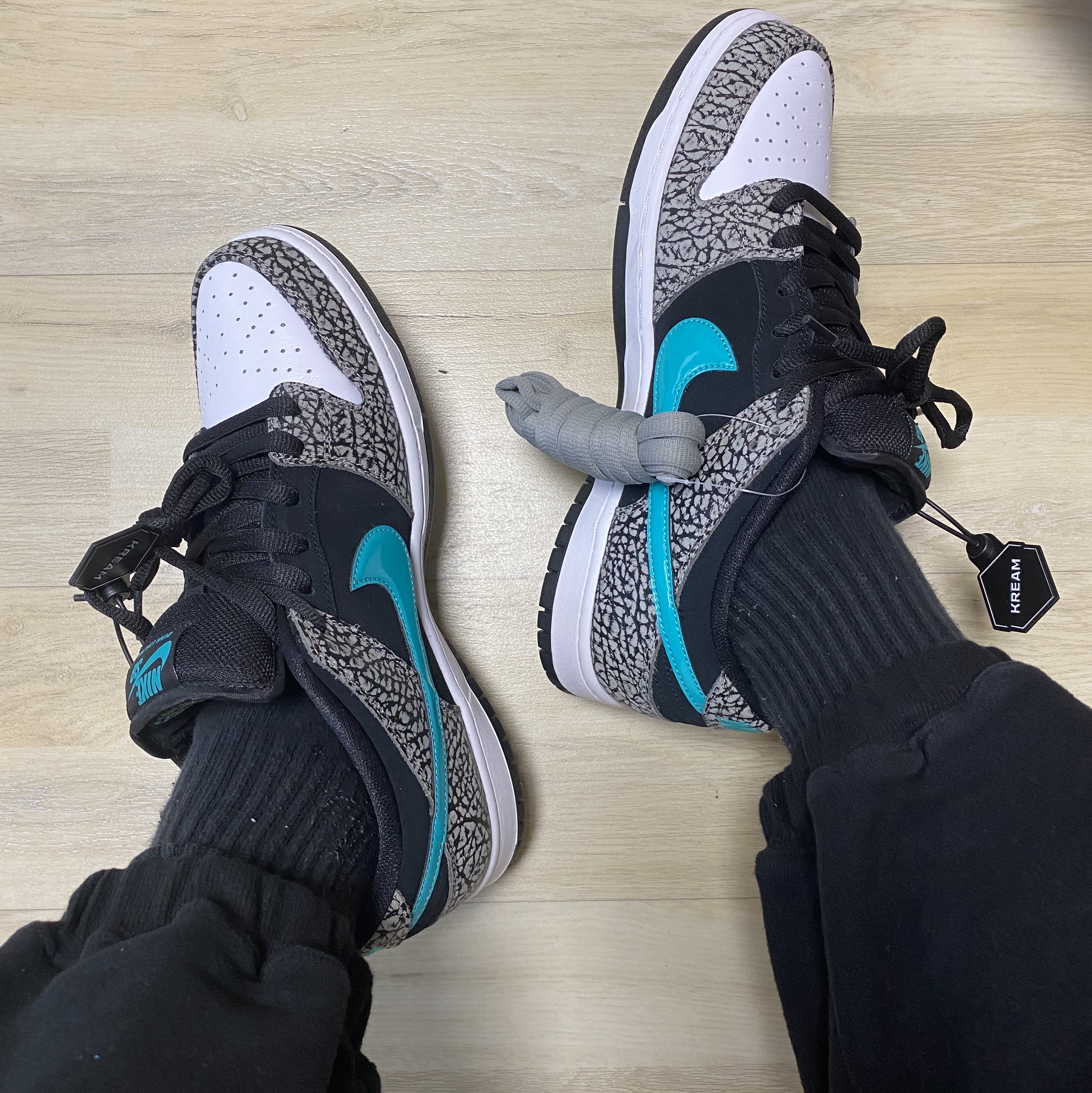 Nike SB Dunk Low Pro Clear Jade, Nike Dunk Low Retro Black 착용 스타일 - 1