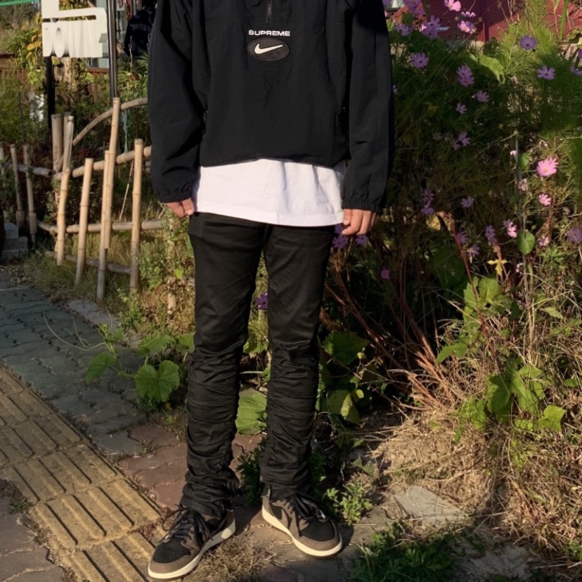 Jordan 1 x Travis Scott Retro Low OG SP Mocha 착용 스타일