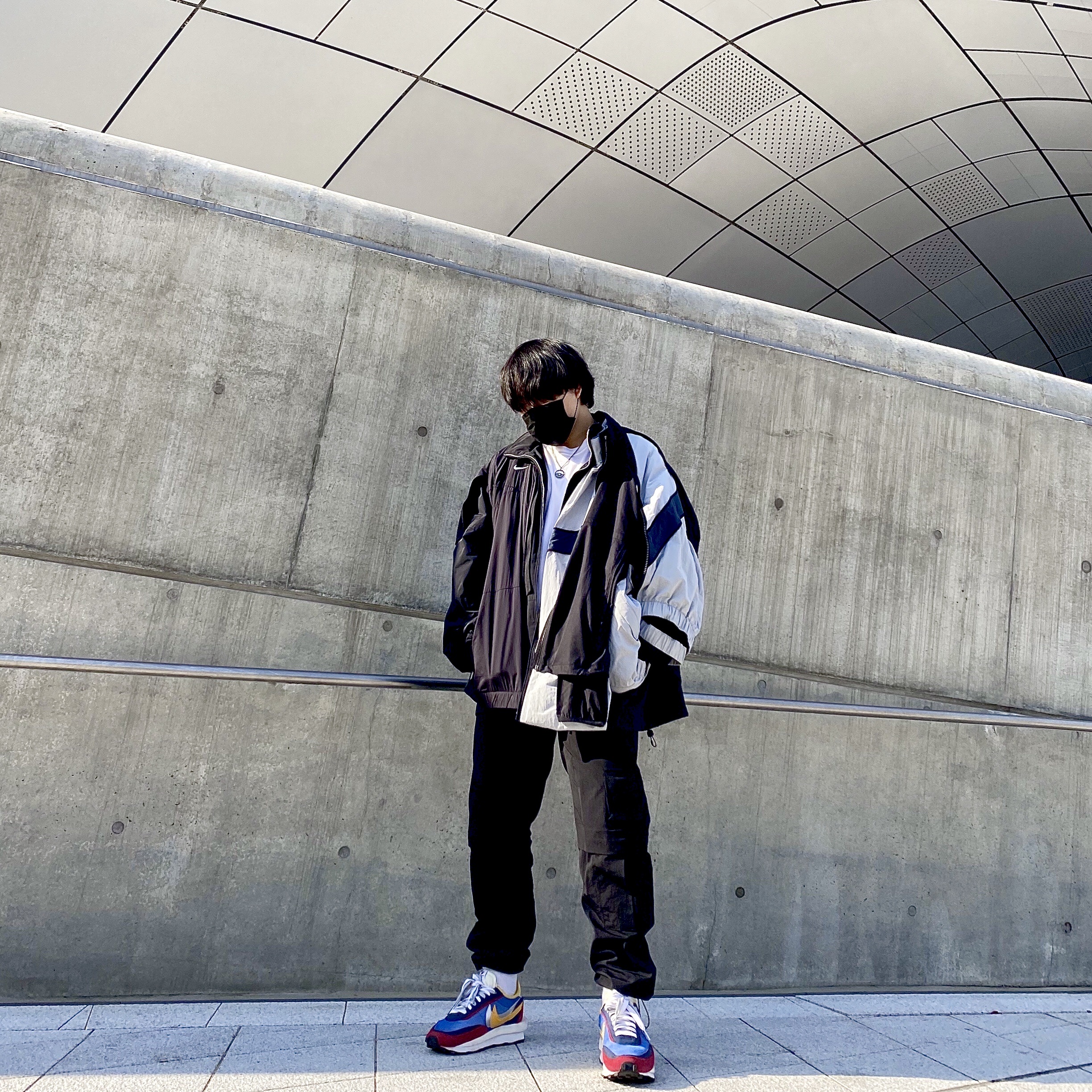 Nike x Sacai LDWaffle Blue Multi, Nike x Kasina Dunk Low 80's Bus 착용 스타일