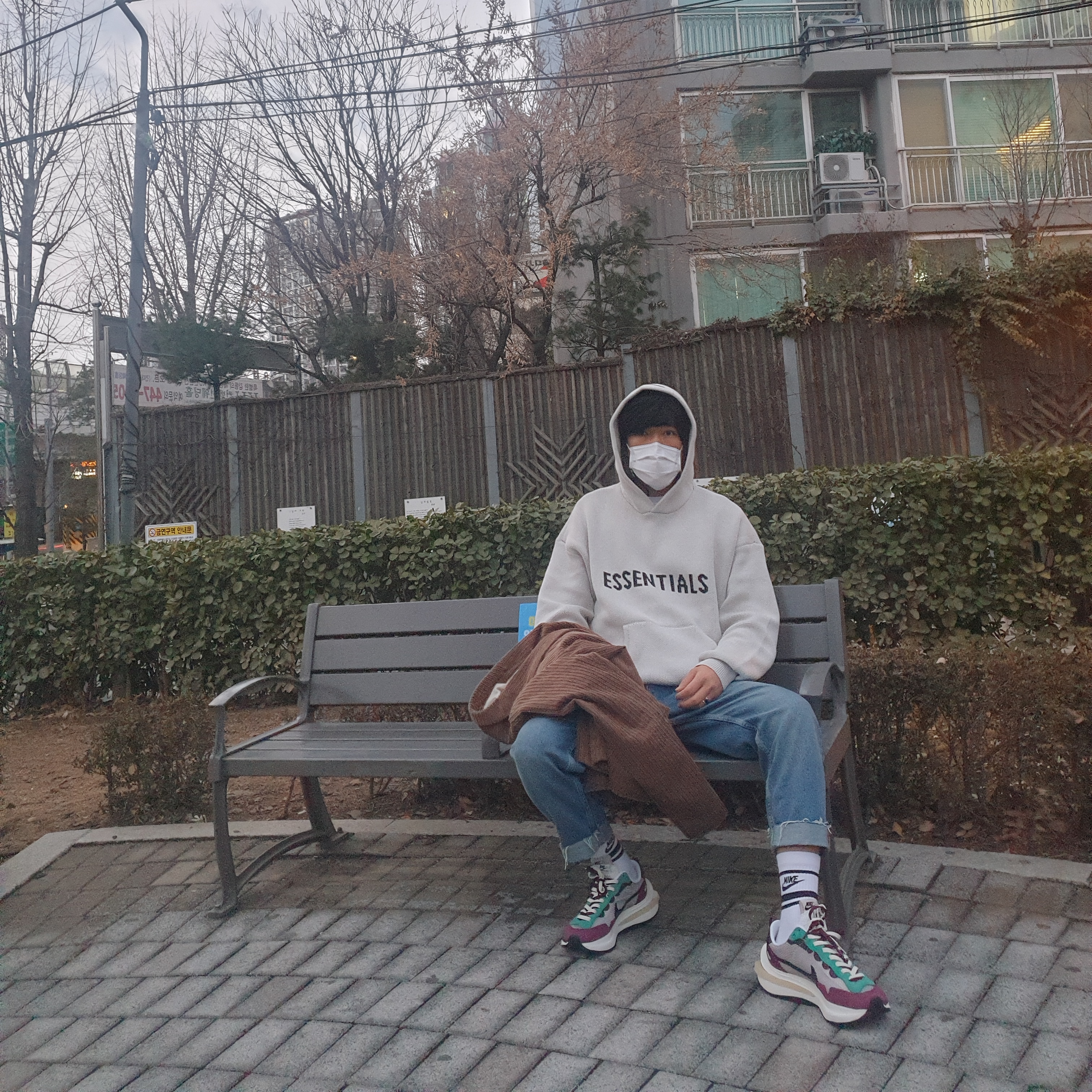 Nike x Sacai VaporWaffle String & Black Villain Red, Essentials Knit Hoodie Oatmeal - 20FW 착용 스타일