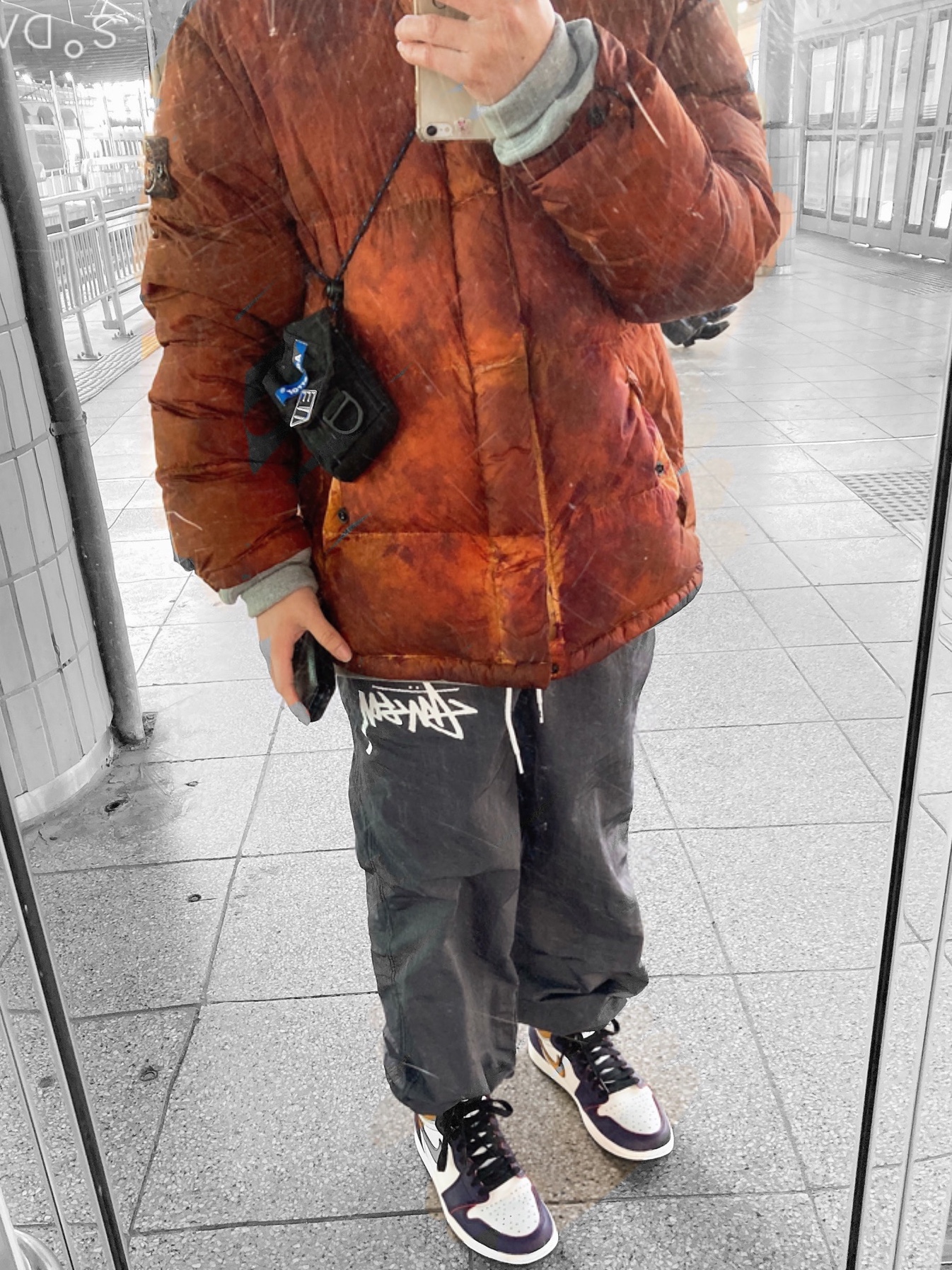 Jordan 1 Retro High OG Defiant SB LA to Chicago, Supreme x Stone Island Painted Camo Crinkle Down Jacket Coral - 20FW 착용 스타일