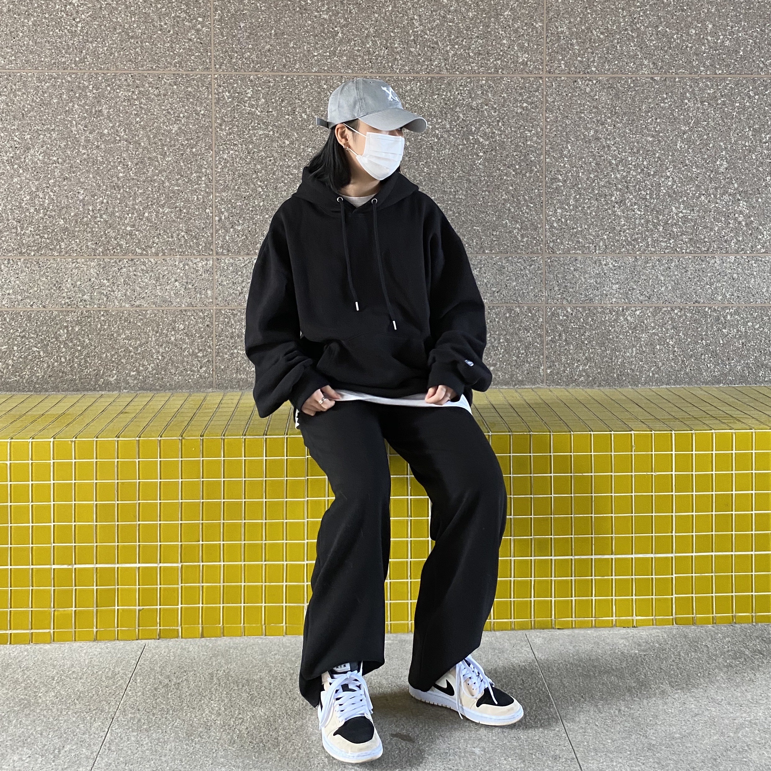 (W) Jordan 1 Mid Barely Orange 착용 스타일
