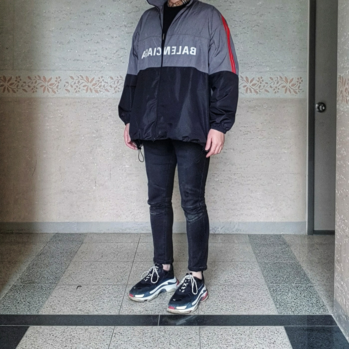 Balenciaga Triple S Trainer Black White Red 2018 착용 스타일