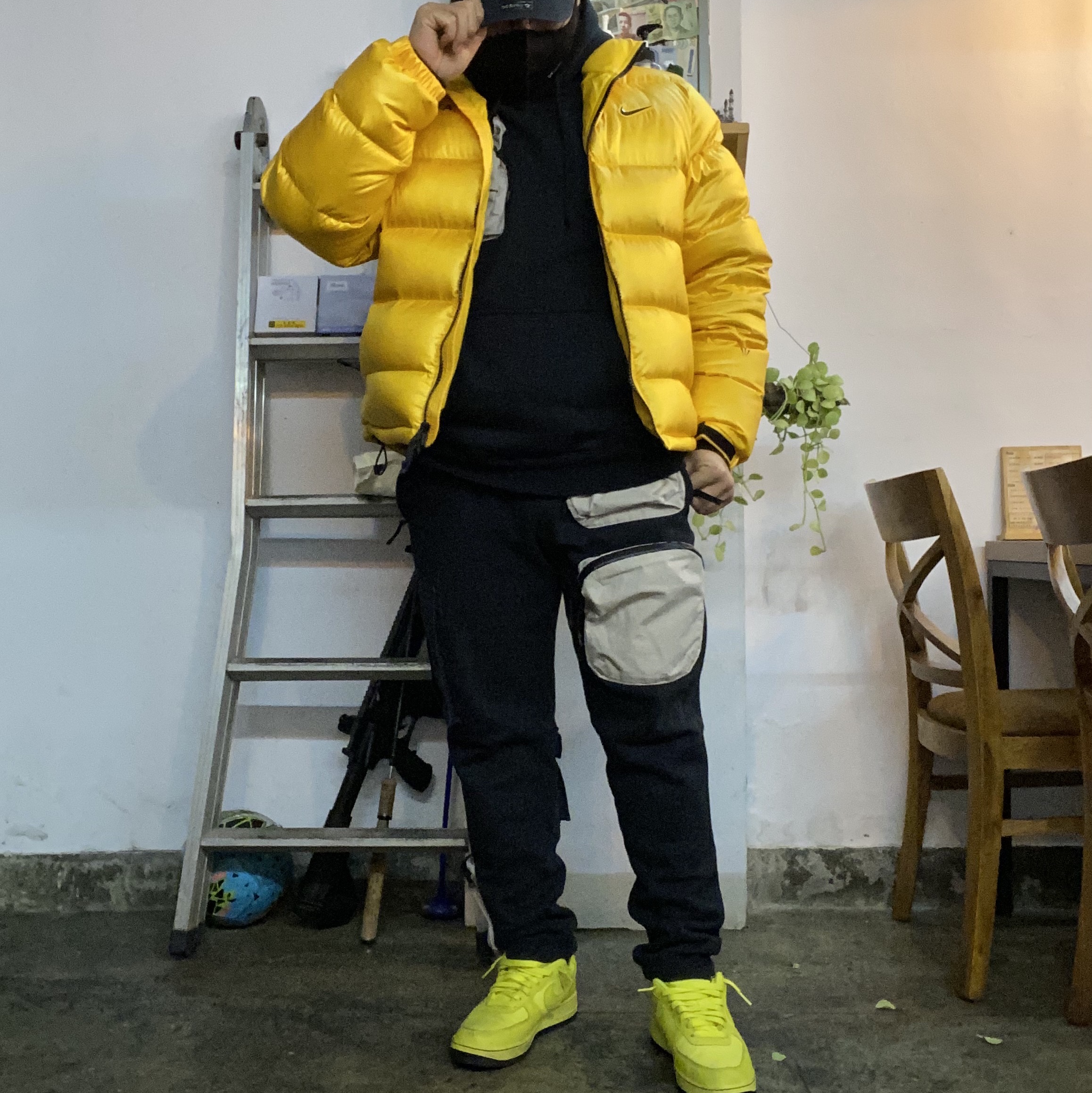 Nike x Drake Nocta Puffer Jacket University Gold - US/EU, Nike x Travis Scott NRG AG Utility Hoodie Black 착용 스타일