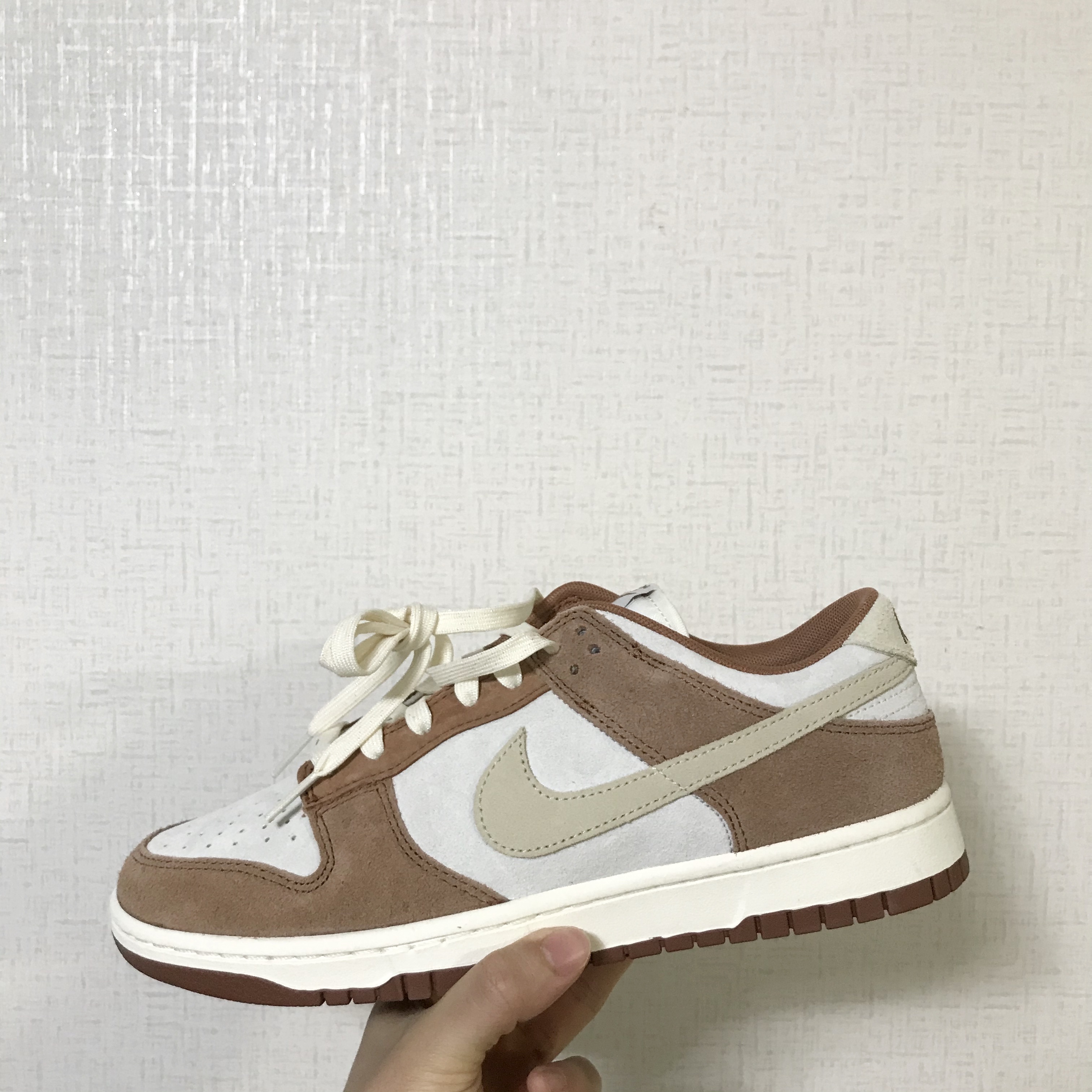 Nike Dunk Low Pro Premium Medium Curry 착용 스타일
