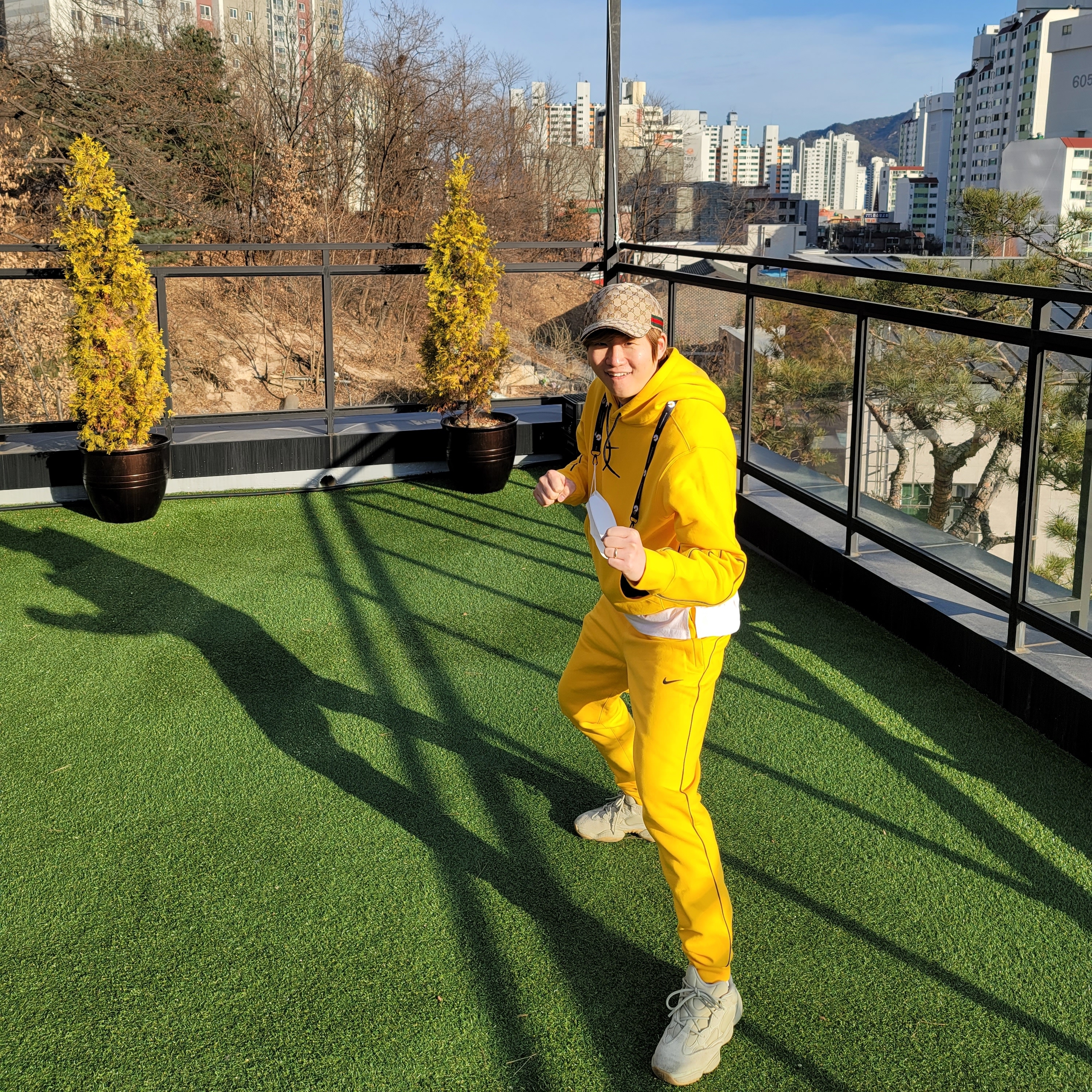 Nike x Drake Nocta Fleece Pants University Gold - Asia, Nike x Drake Nocta Essential Hoodie University Gold - Asia 착용 스타일