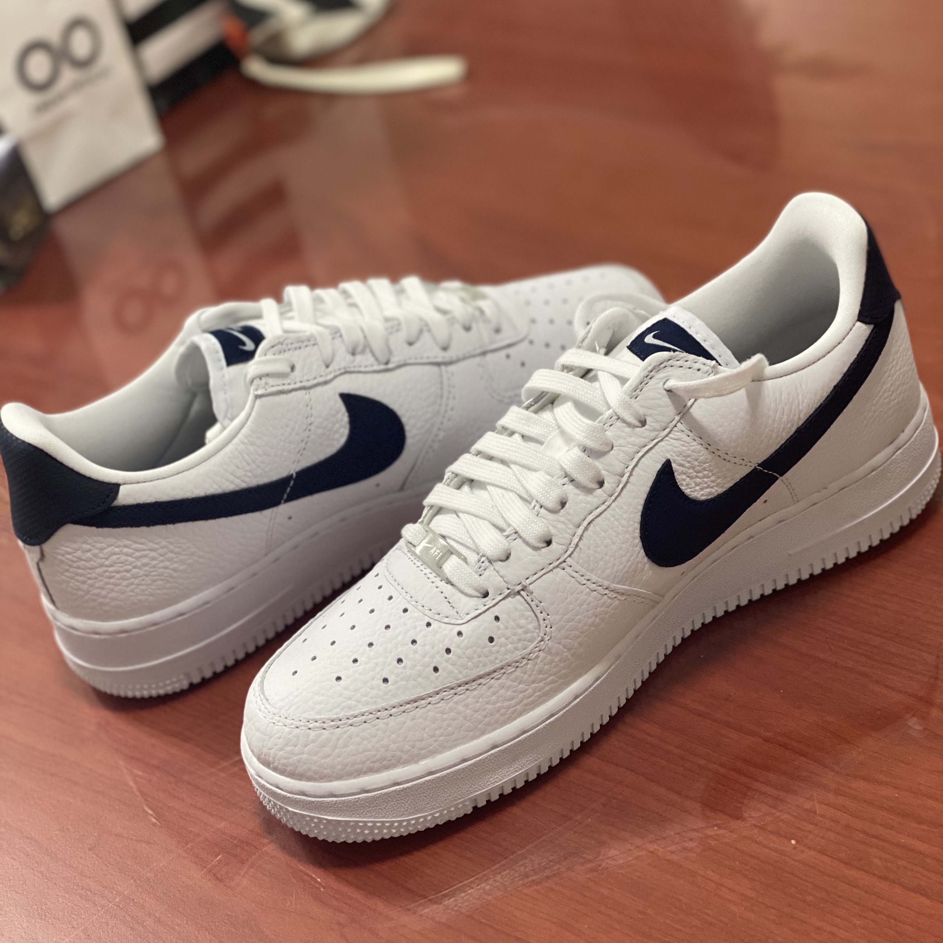 Nike Air Force 1 '07 Craft White & Obsidian 착용 스타일 - 2