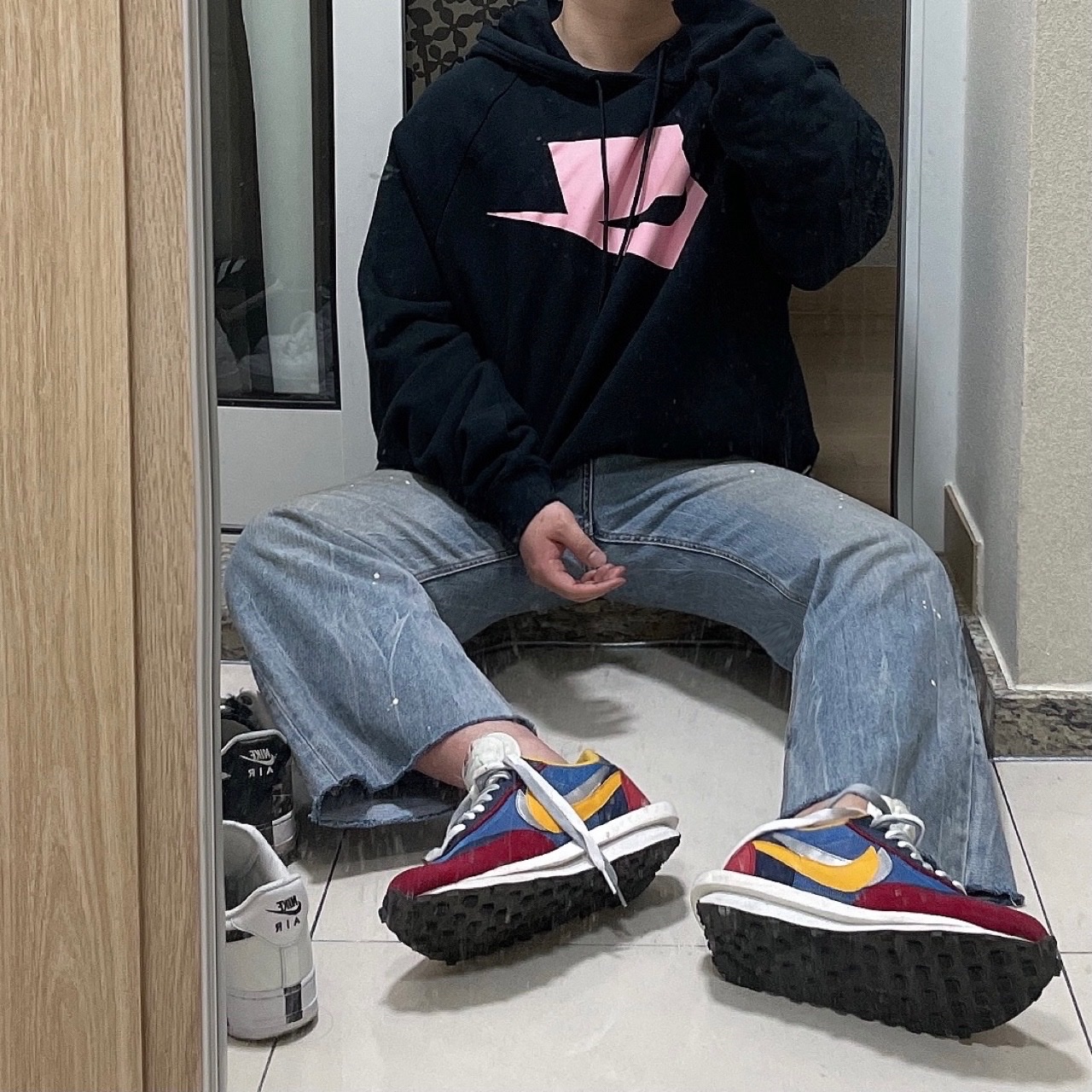 Nike x Sacai LDWaffle Blue Multi, Nike x Peaceminusone Air Force 1 Low Para-Noise 착용 스타일