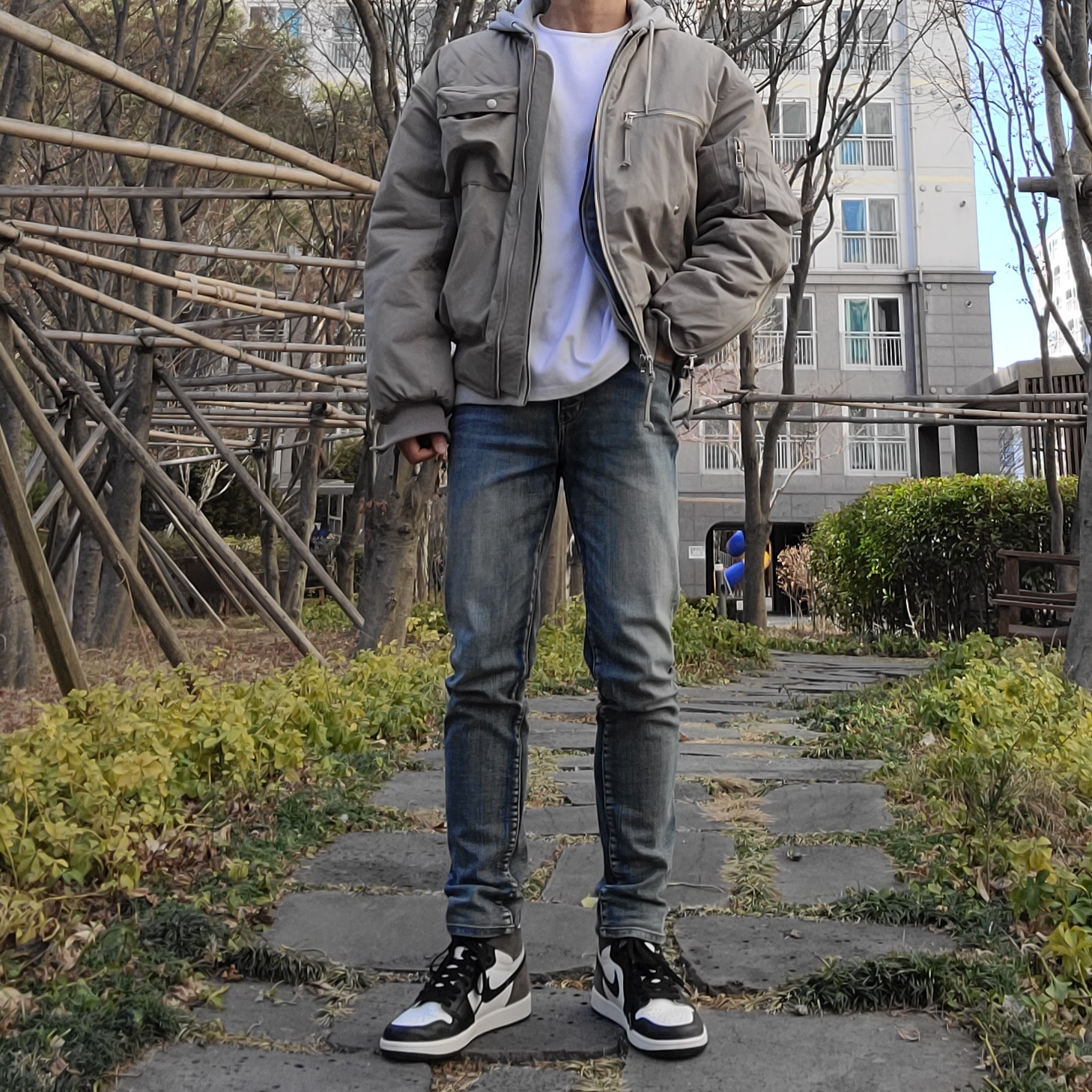 Jordan 1 Retro High OG Black Mocha 착용 스타일
