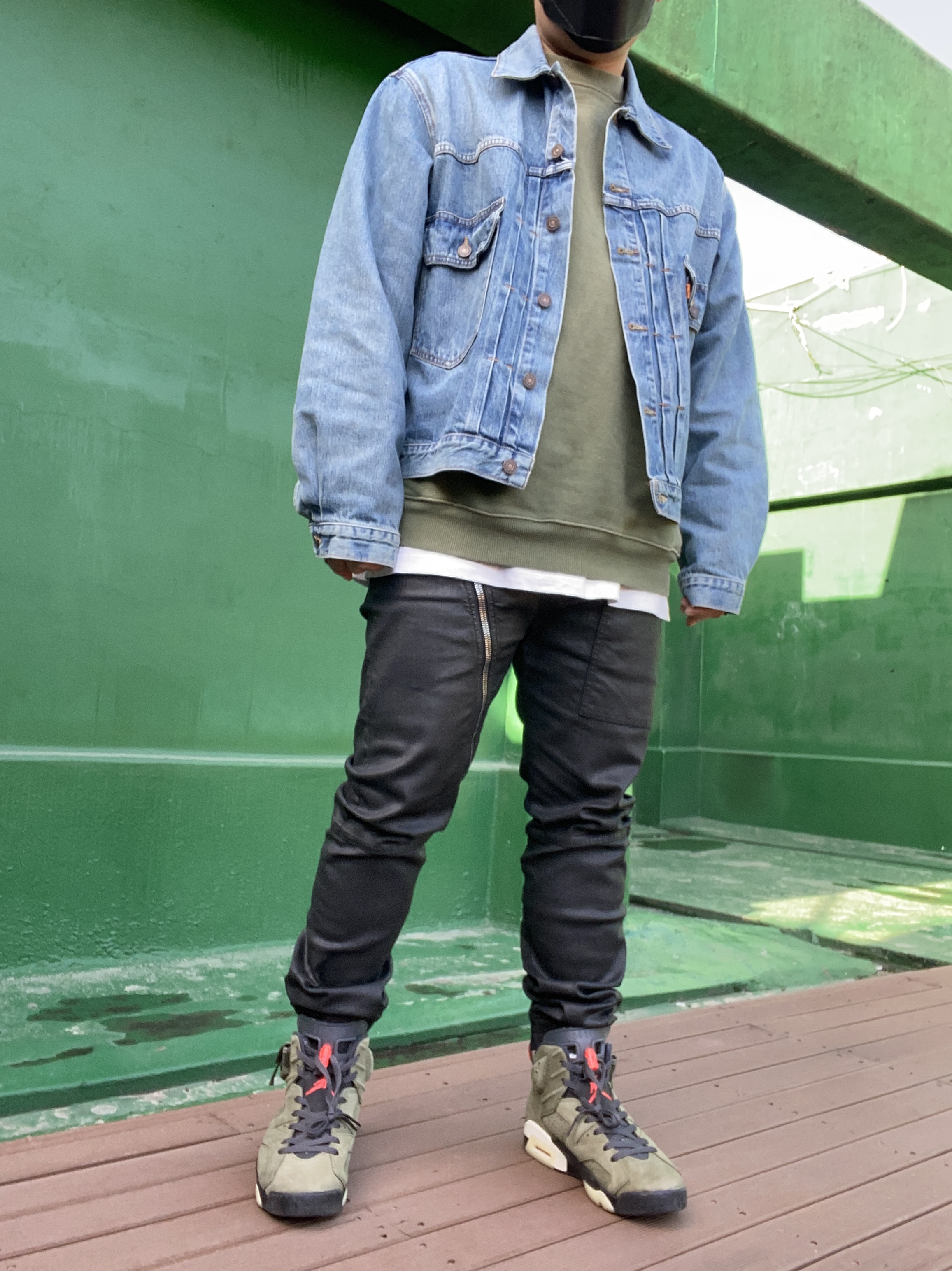 Nike SB Air Trainer 1 Chlorophyll 2020, Converse x Feng Chen Wang Chuck 70 2-in-1 Natural Ivory Black 착용 스타일 - 3